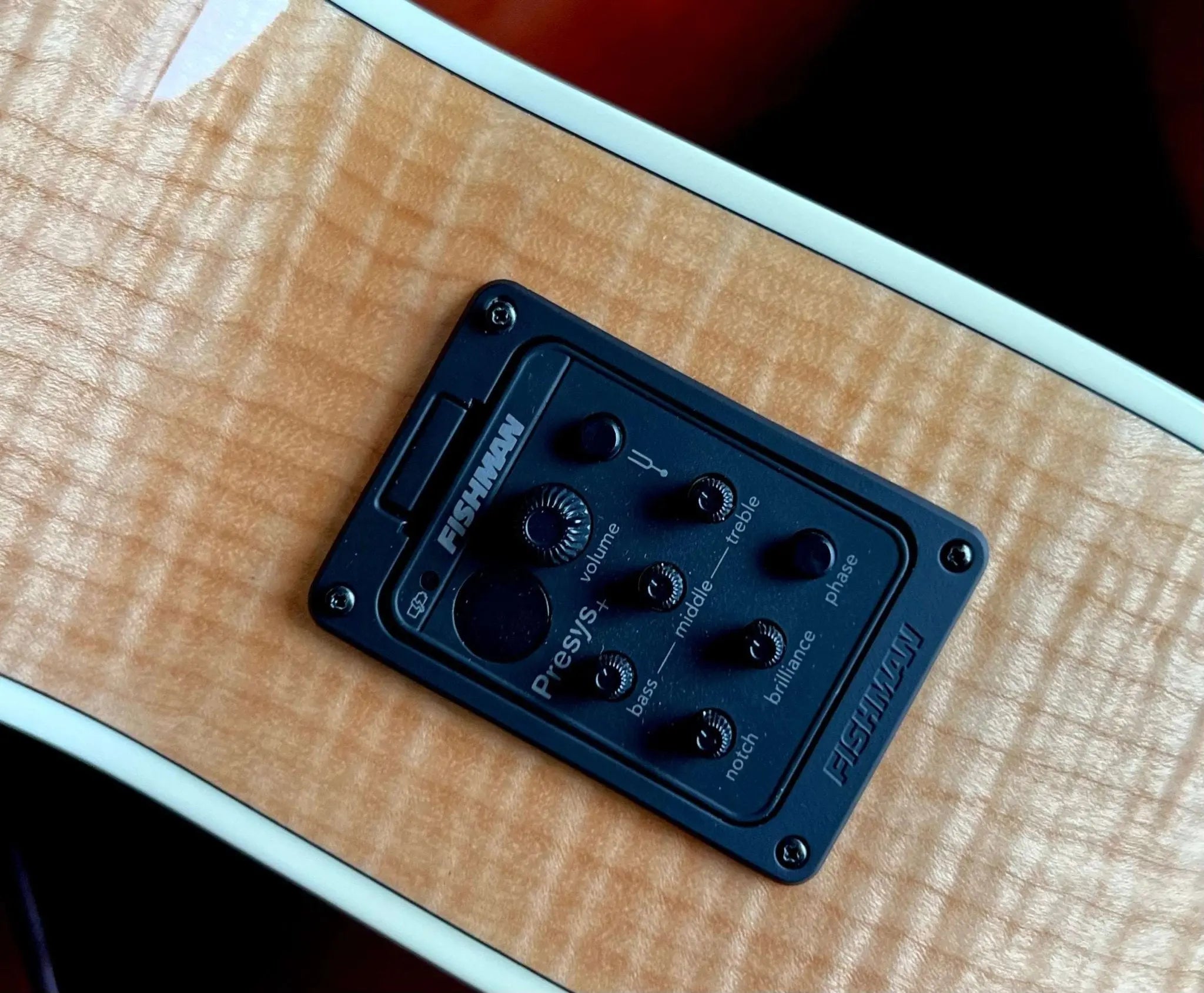 Washburn J40SCE - Jumbo - Natural Gloss Acoustic Guitar - Richards Guitars Of Stratford Upon Avon