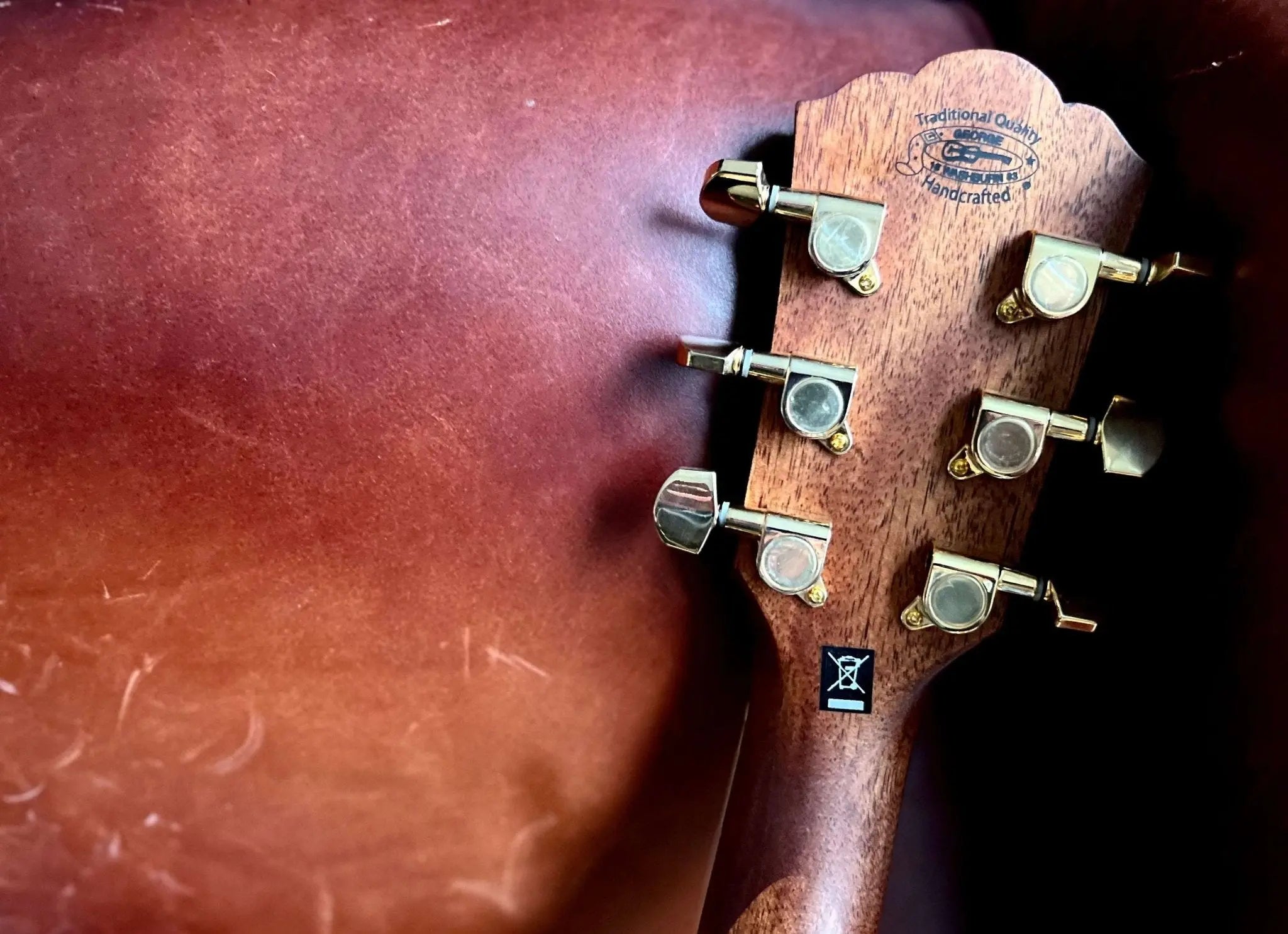 Washburn J40SCE - Jumbo - Natural Gloss Acoustic Guitar - Richards Guitars Of Stratford Upon Avon