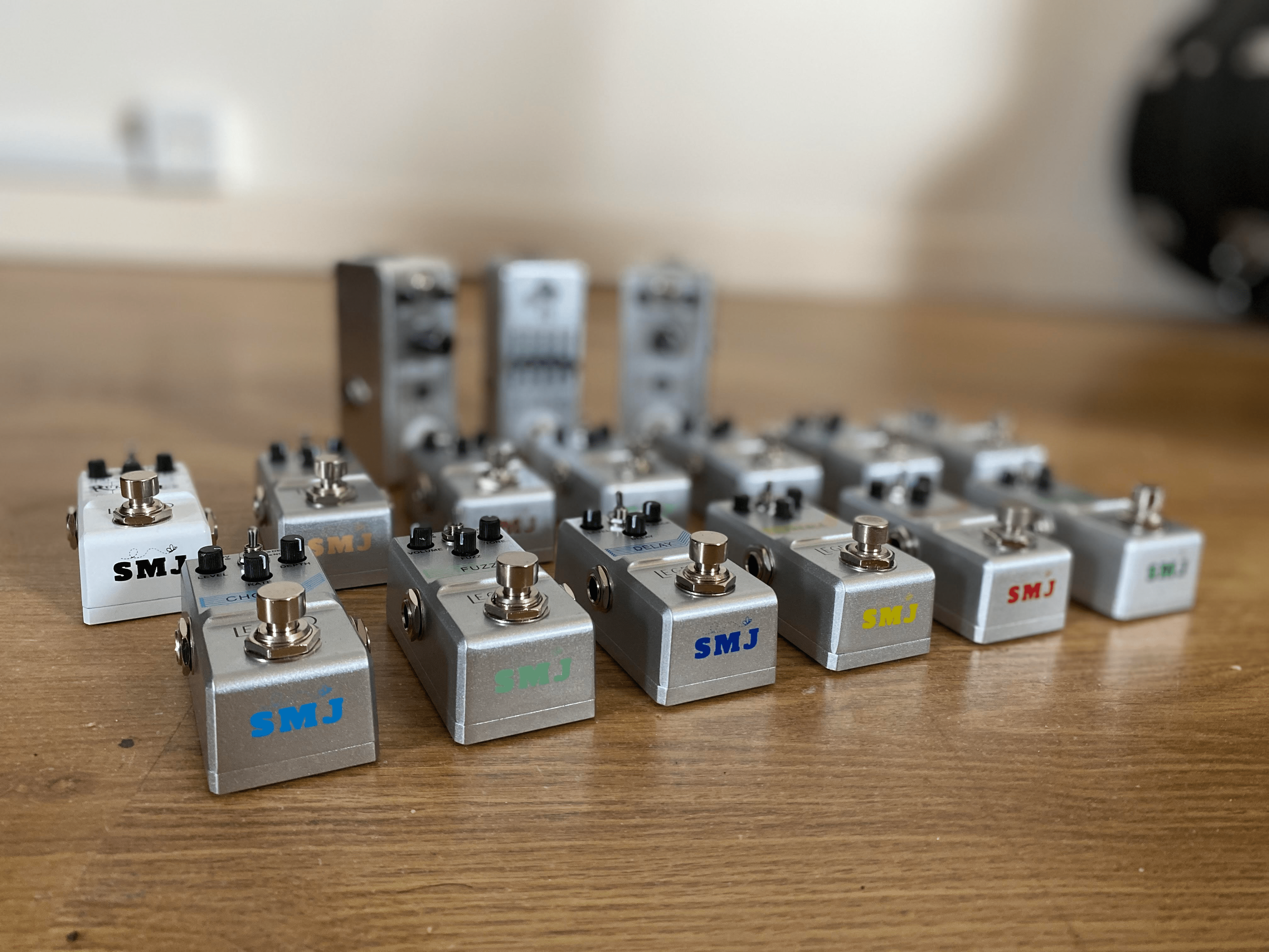 SMJ LEGEND Guitar FX Pedals - Richards Guitars Of Stratford Upon Avon