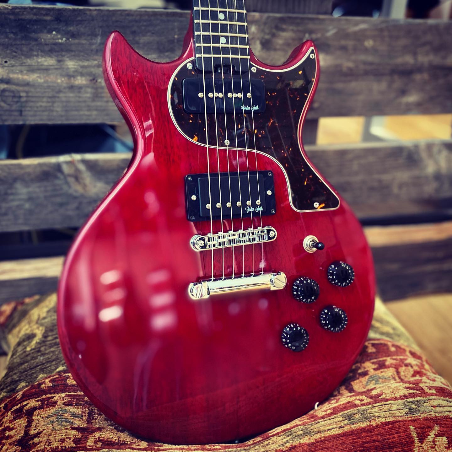 However much fun it - Richards Guitars Of Stratford Upon Avon