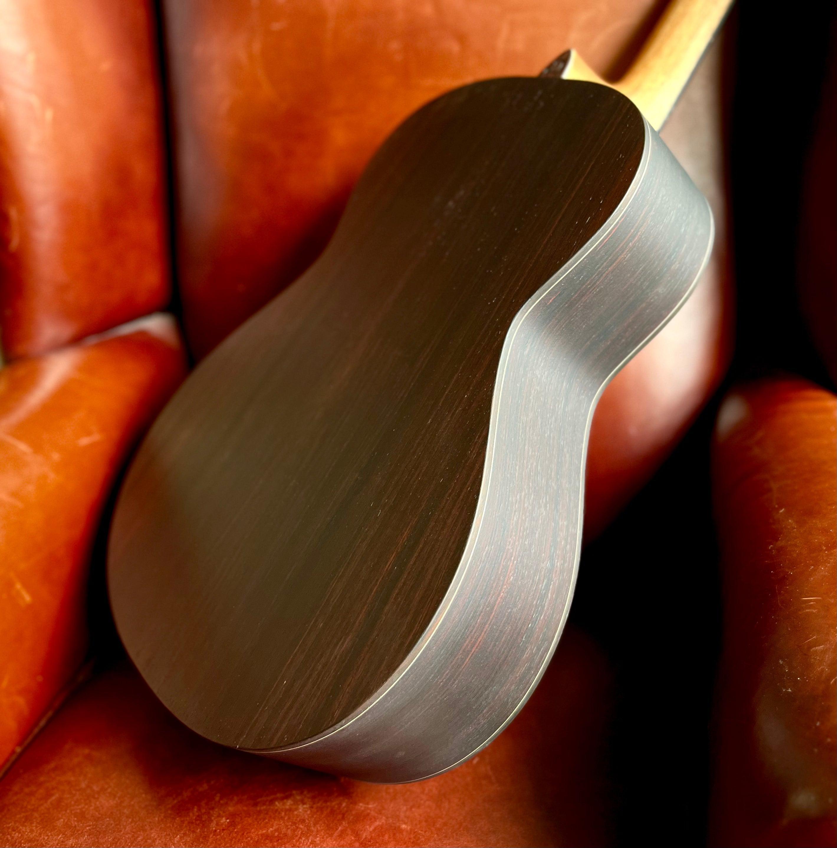 Dowina Palosanto OMG Abeto. Guitarra Acústica OM Body, Guitarra Acústica en venta en Richards Guitars.