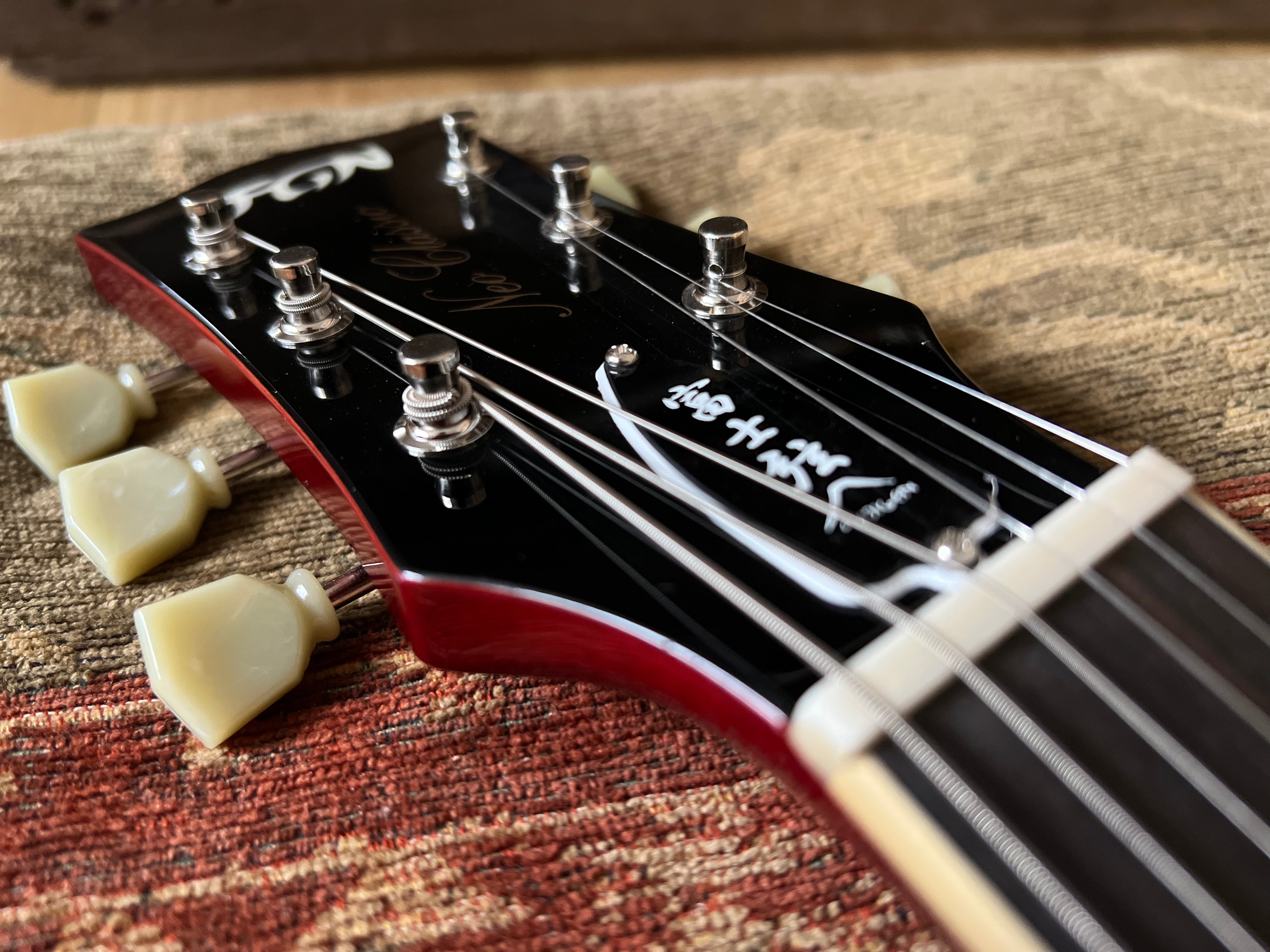 FGN Neo Classic NLS10RFM Faded Cherry Burst Con Gig Bag, Guitarra Eléctrica en venta en Richards Guitars.