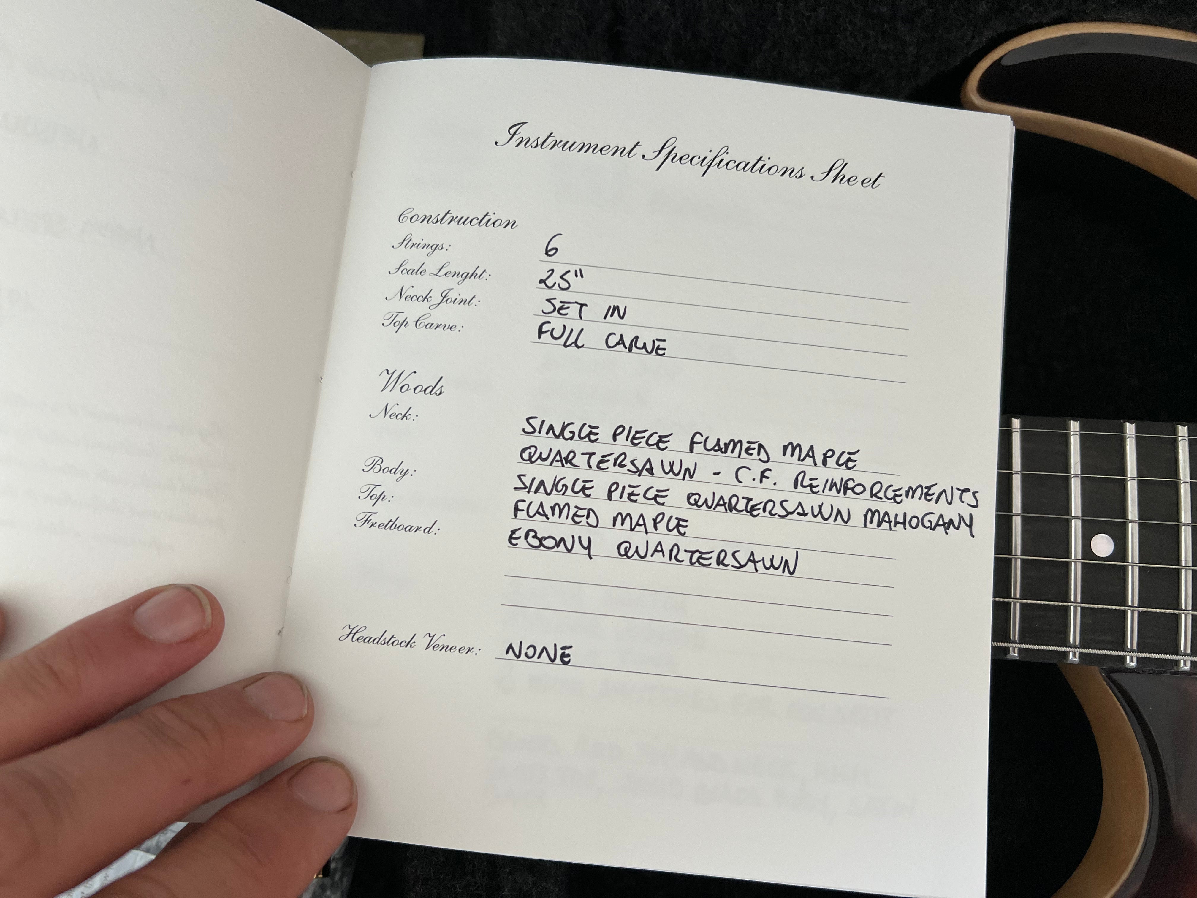 Valenti Nebula Carved, Guitarra eléctrica en venta en Richards Guitars.