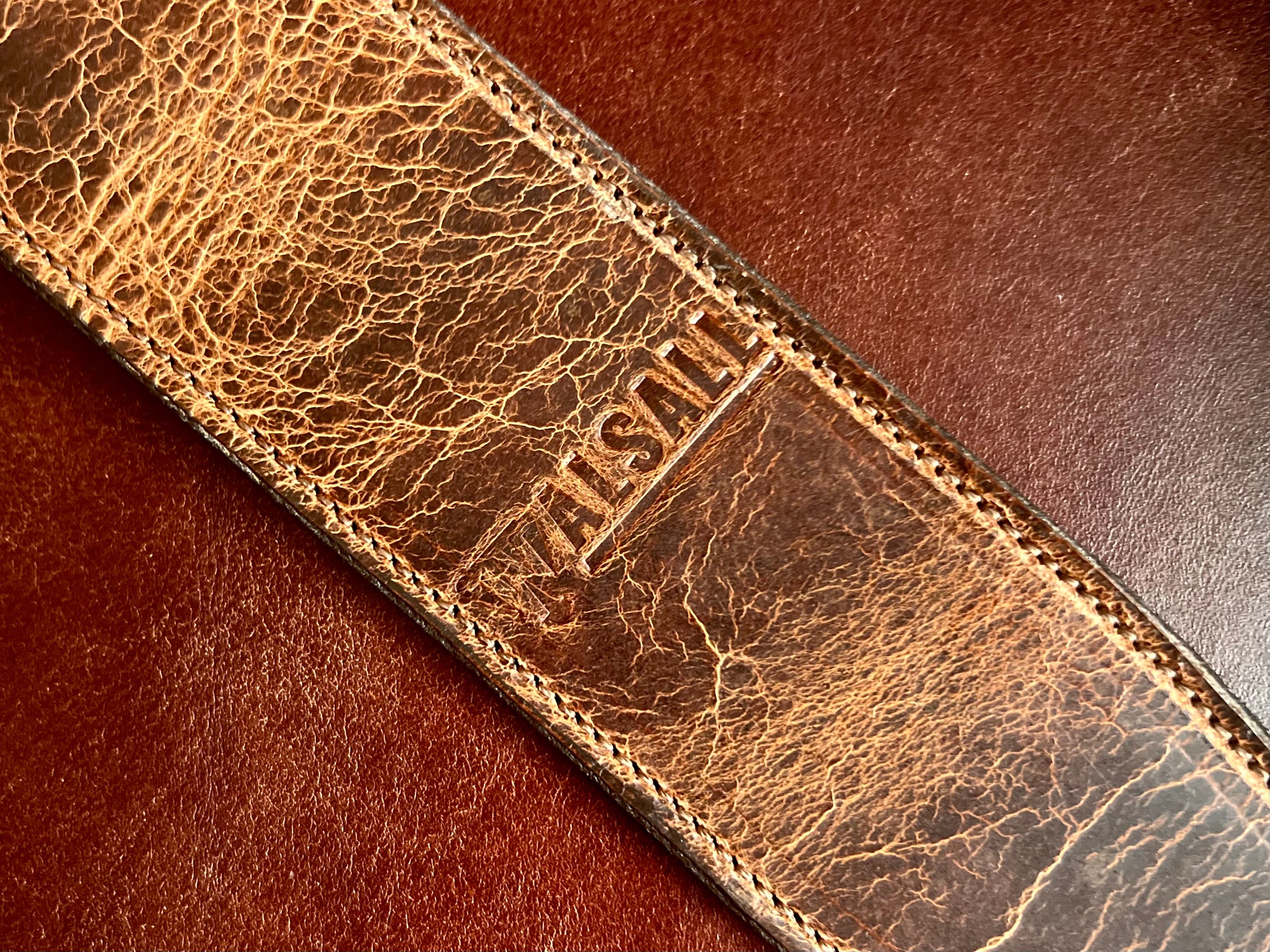 Walsall Hand Made Premium Padded Bridle Leather Guitar Strap ( Solo £79 cuando se compra con una guitarra ahorrando £40), Correas en venta en Richards Guitars.