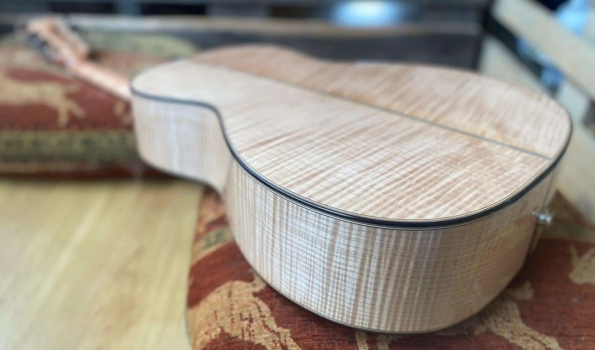 Auden Artist Emily Rose Spruce/Maple. - Richards Guitars Of Stratford Upon Avon