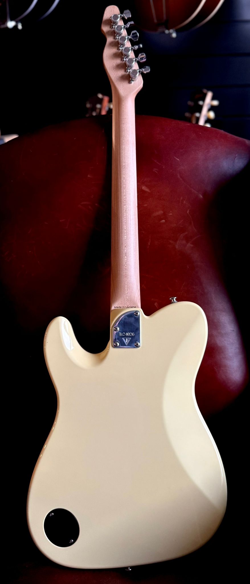 Valiant Titan Ginger Cream Gloss