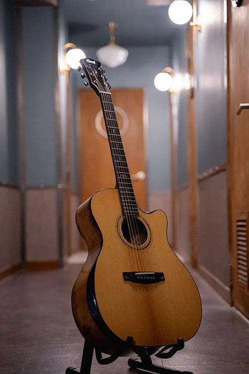 Cort Gold - Edge Natural - Richards Guitars Of Stratford Upon Avon