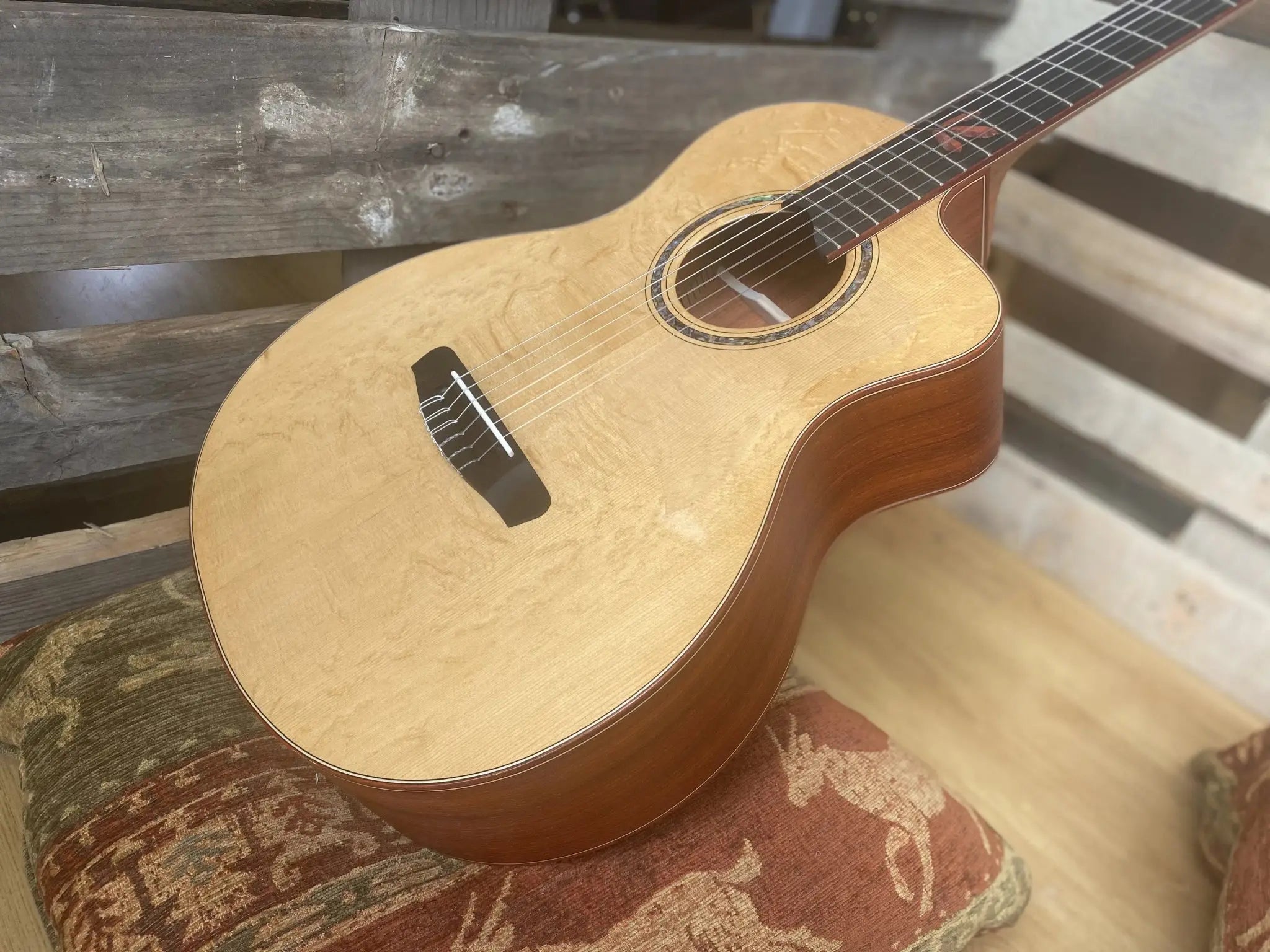 Dowina Master Built Strip Padauk HC Deluxe With Torrified Swiss Spruce Top (Nylon) - Richards Guitars Of Stratford Upon Avon