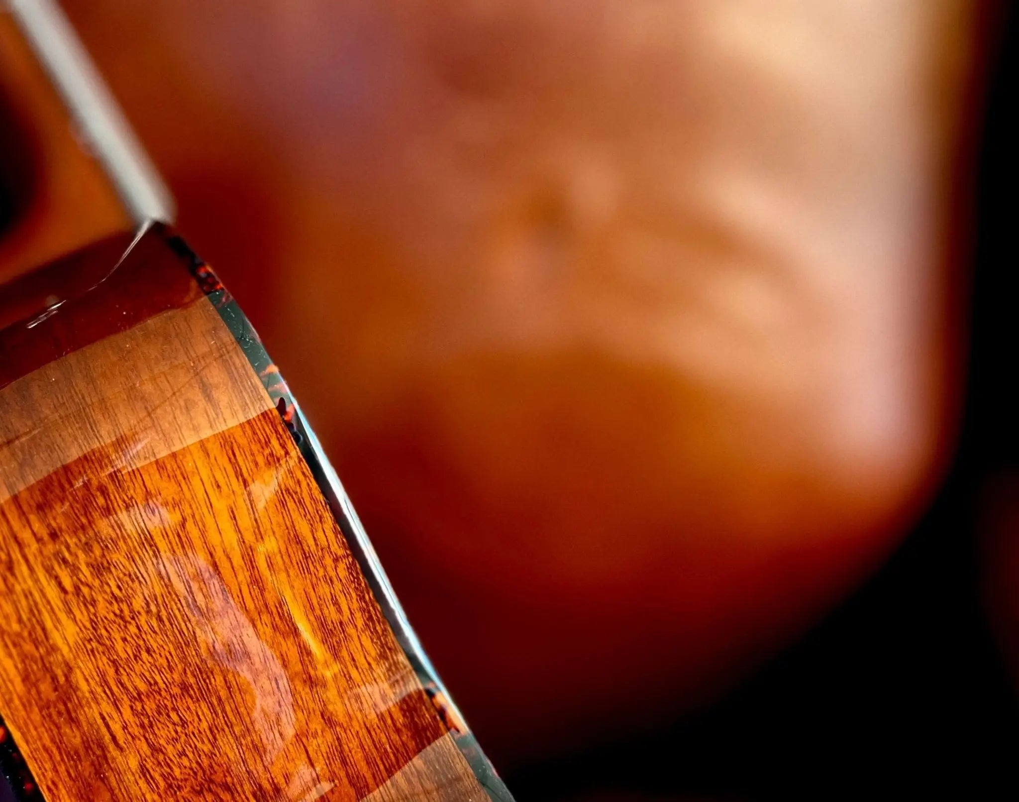 Eastman AC122 - 2CE - DLX - SB (Price inc. Custom Pro Setup Package) - Richards Guitars Of Stratford Upon Avon