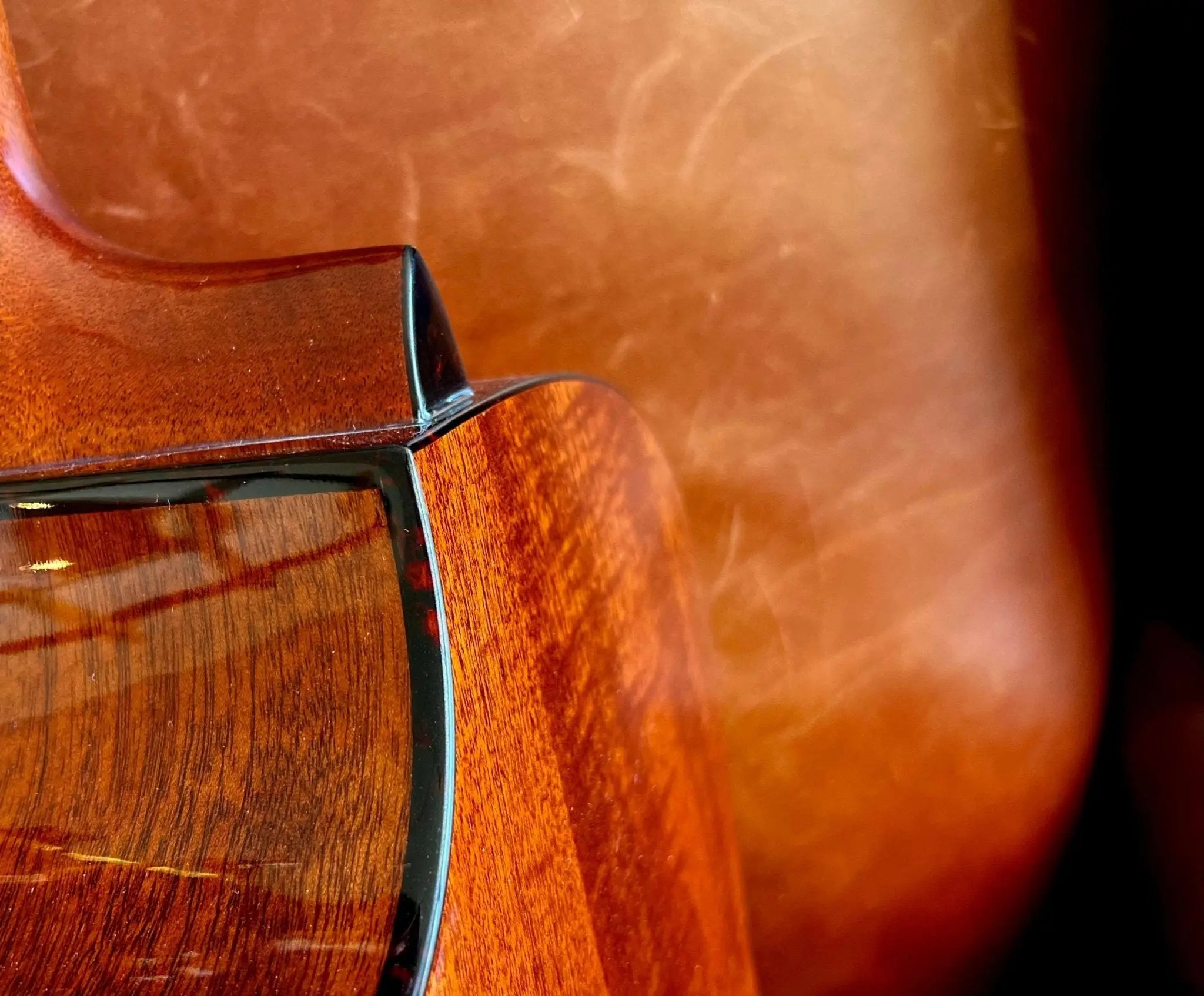 Eastman AC122 - 2CE - DLX - SB (Price inc. Custom Pro Setup Package) - Richards Guitars Of Stratford Upon Avon