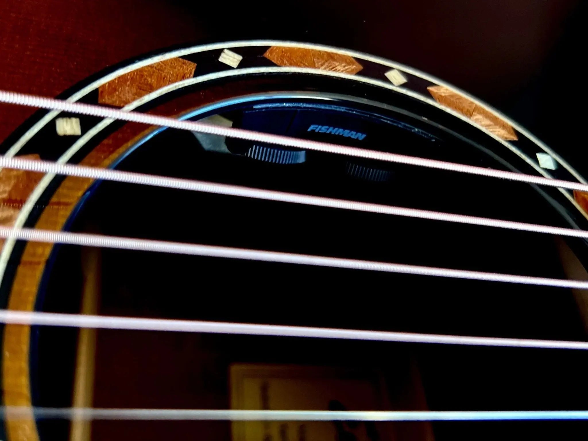 Eastman AC122 - 2CE - DLX - SB (Price inc. Custom Pro Setup Package) - Richards Guitars Of Stratford Upon Avon