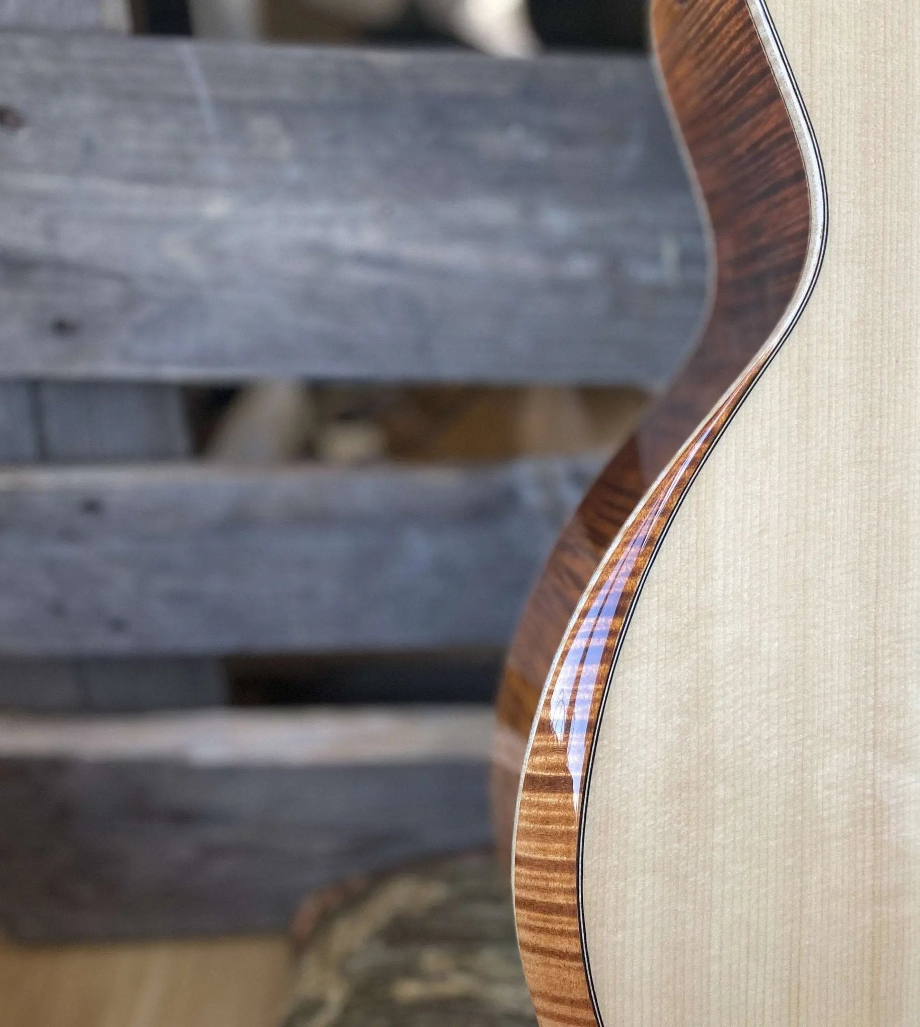 Eastman AC622CE Grand Auditorium w/ cutaway (Price inc. Custom Pro Setup Package) - Richards Guitars Of Stratford Upon Avon