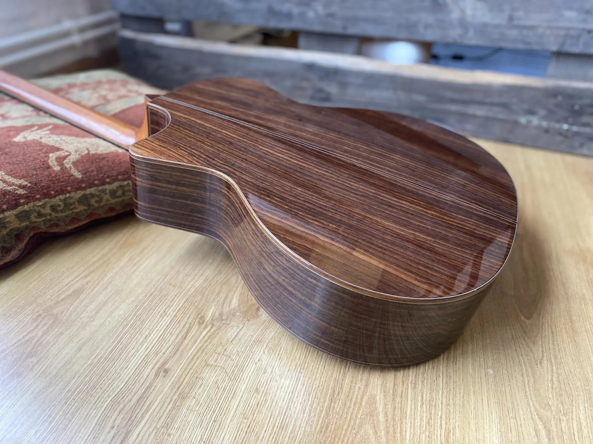 Eastman AC722CE - DF Grand Auditorium w/ cutaway (Price inc. Custom Pro Setup Package) - Richards Guitars Of Stratford Upon Avon