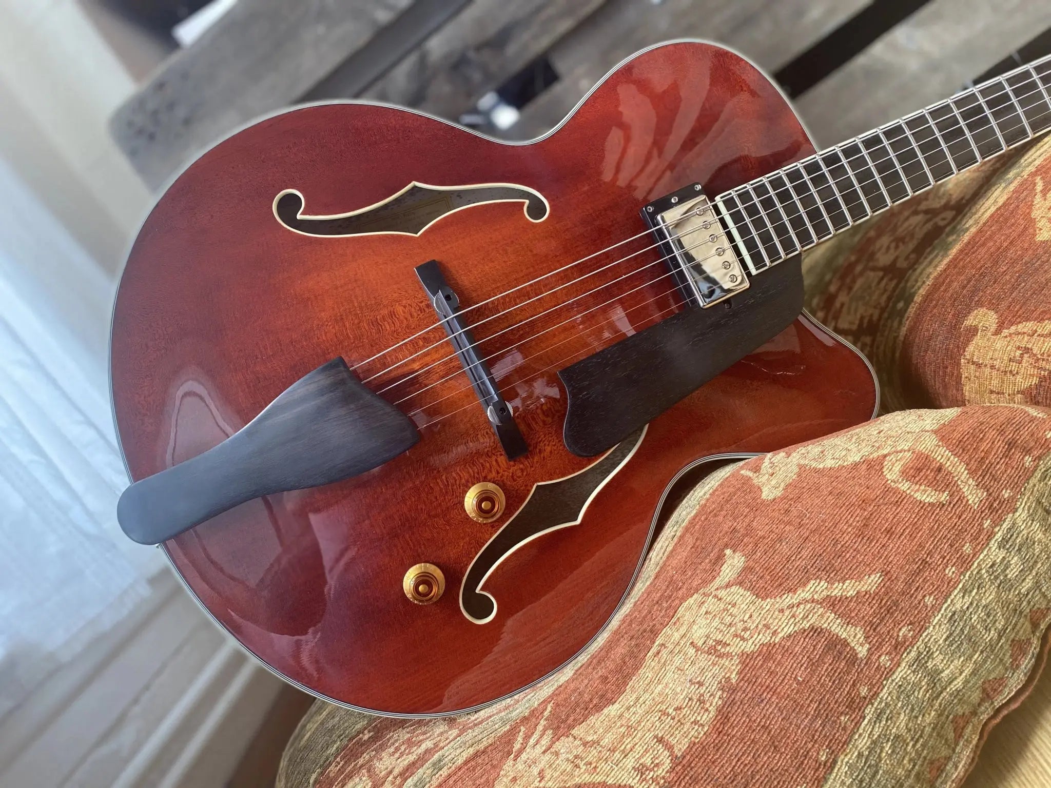 Eastman AR503CE (Price inc. Custom Pro Setup Package) - Richards Guitars Of Stratford Upon Avon