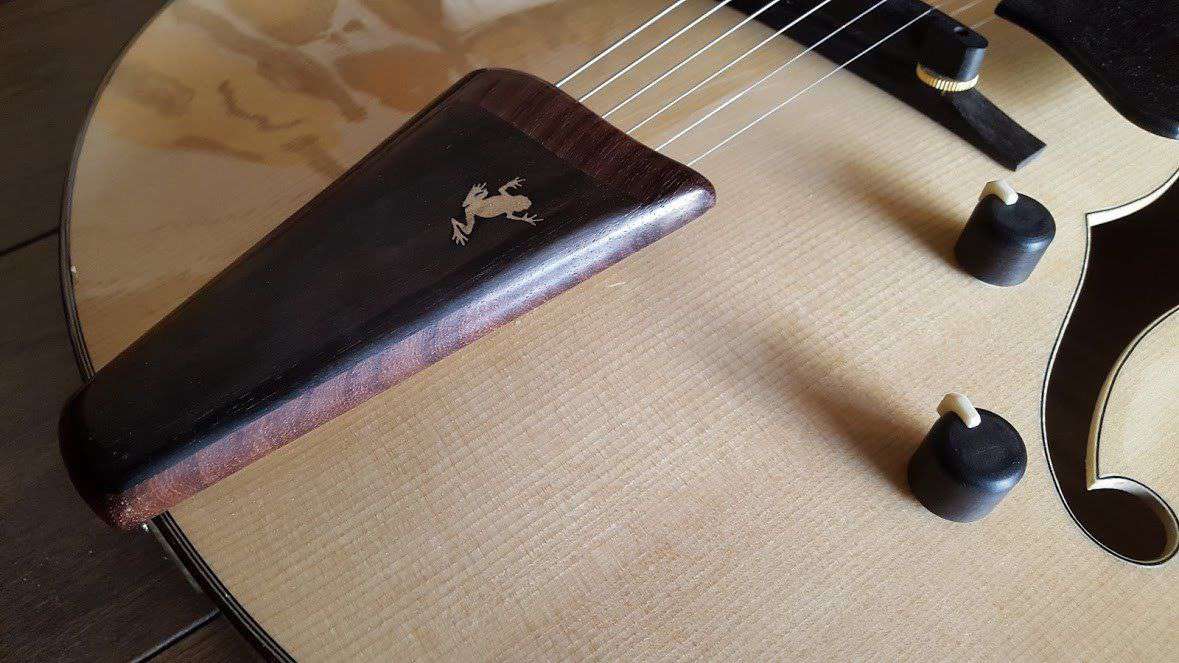 Eastman AR880CE - BD (Price inc. Custom Pro Setup Package) - Richards Guitars Of Stratford Upon Avon