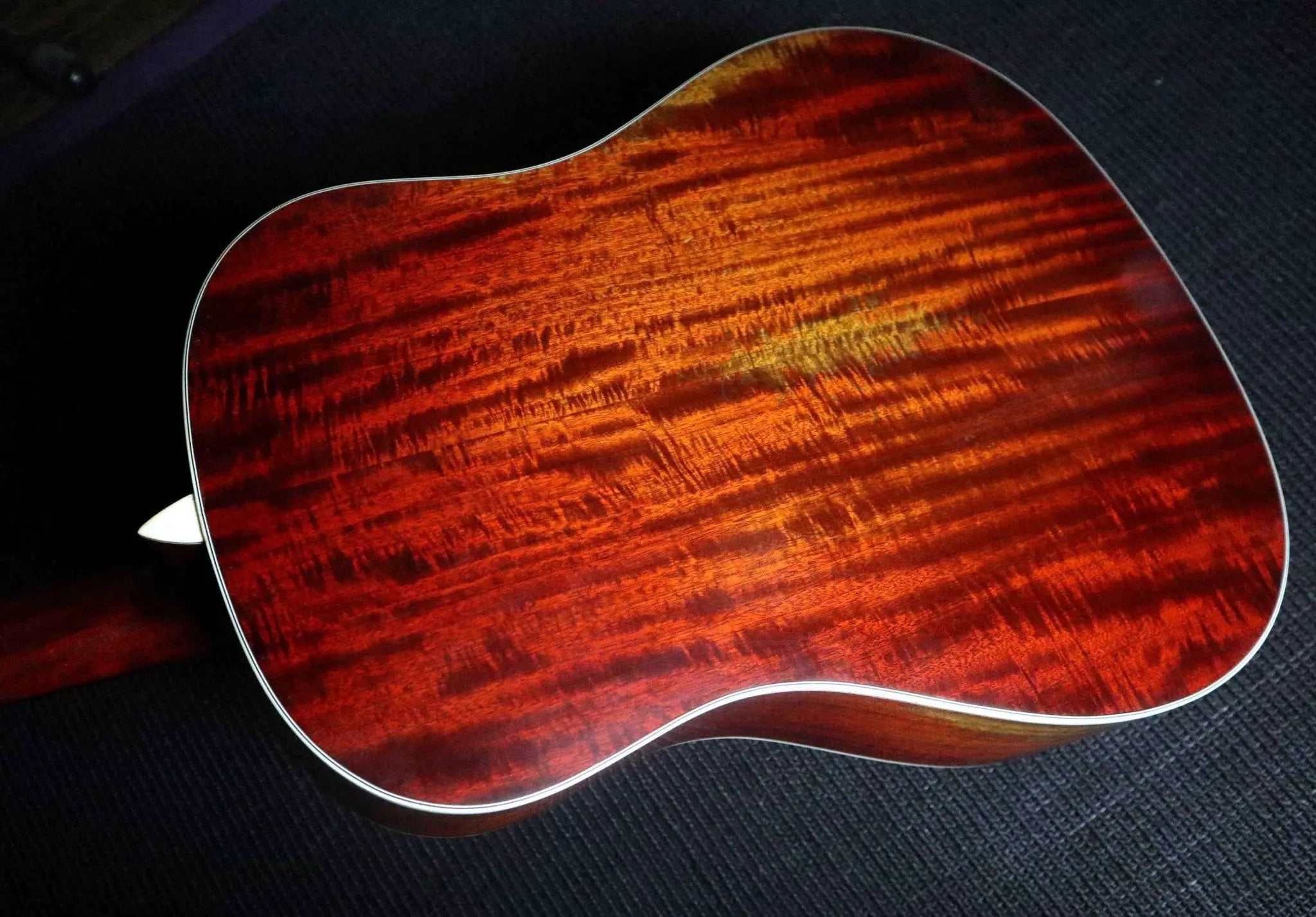 Eastman E10 SS/V Acoustic Guitar (Price inc. Custom Pro Setup Package) - Richards Guitars Of Stratford Upon Avon