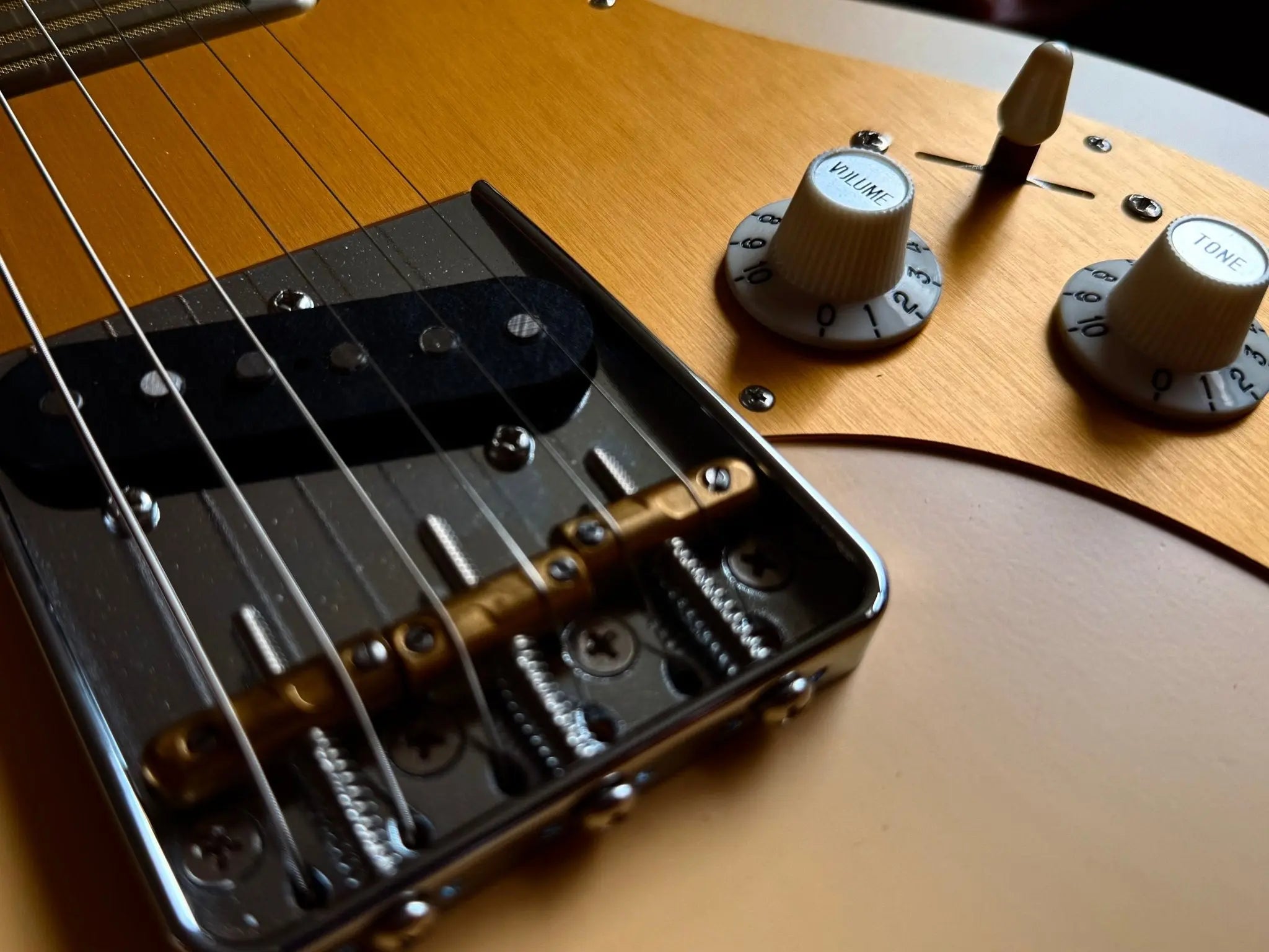 Eastman Fullertone SC52 Desert Sand (Price inc. Custom Pro Setup Package) - Richards Guitars Of Stratford Upon Avon