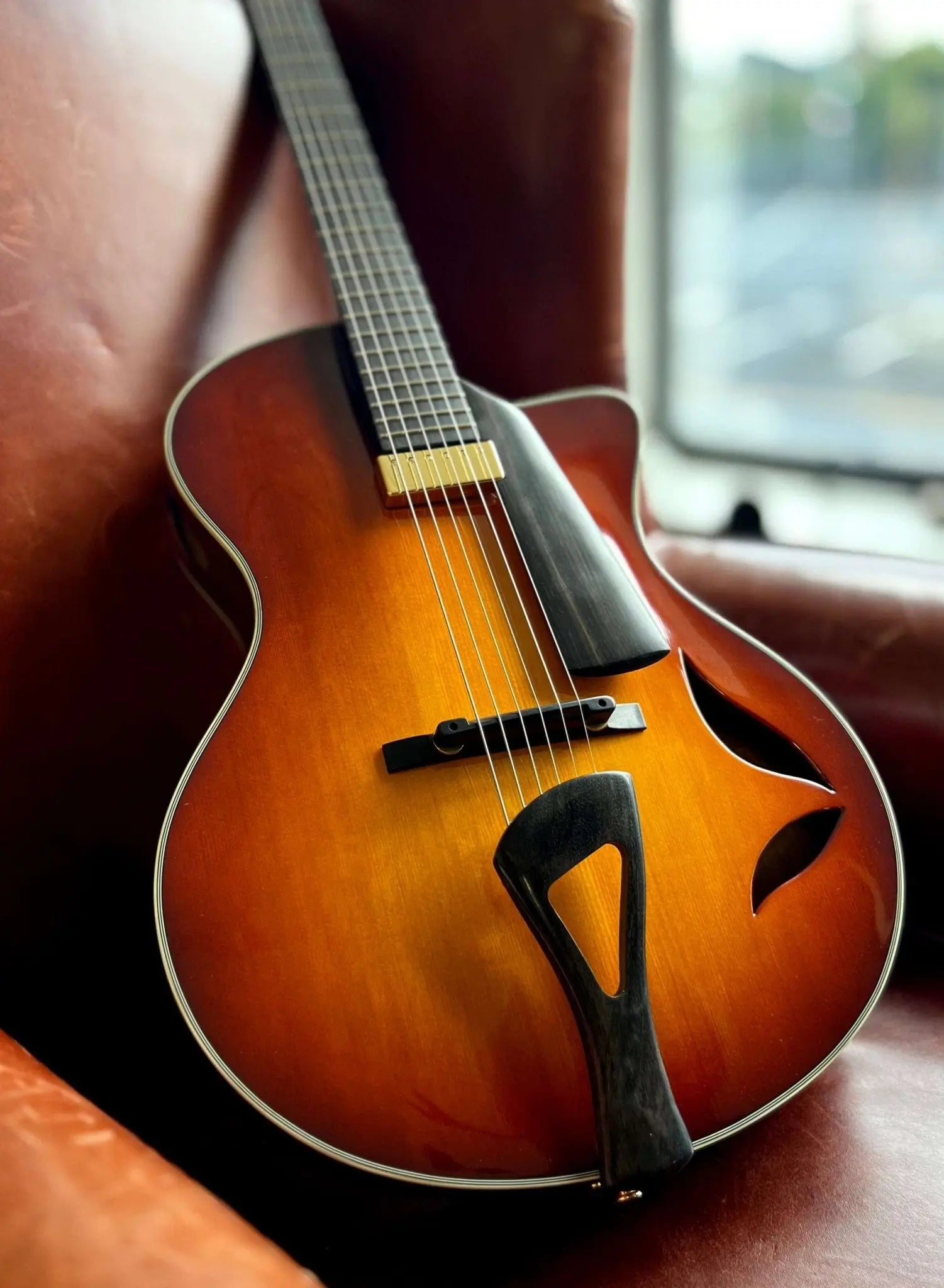 Eastman FV680CE - SB FRANK VIGNOLA MODEL (Price inc. Custom Pro Setup Package) - Richards Guitars Of Stratford Upon Avon