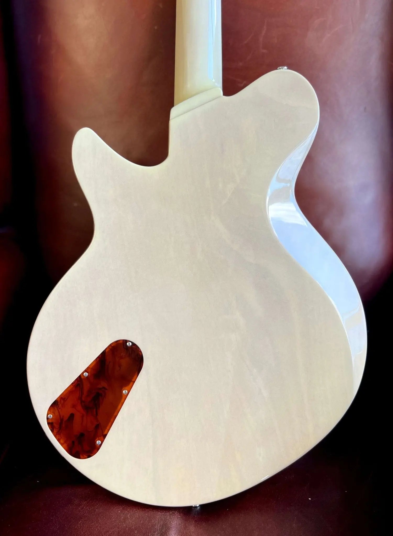 Eastman Juliet - PB Pomona Blonde (Price inc. Custom Pro Setup Package) - Richards Guitars Of Stratford Upon Avon