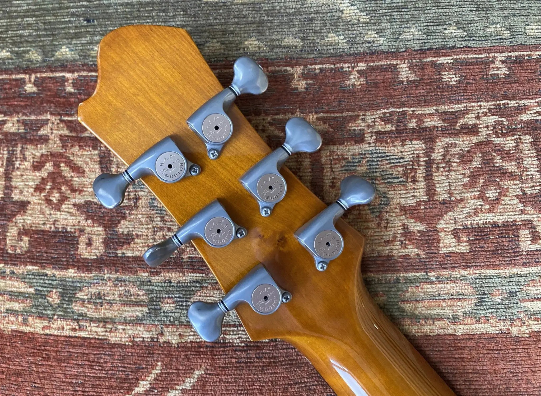 Eastman Romeo (Price inc. Custom Pro Setup Package) - Richards Guitars Of Stratford Upon Avon