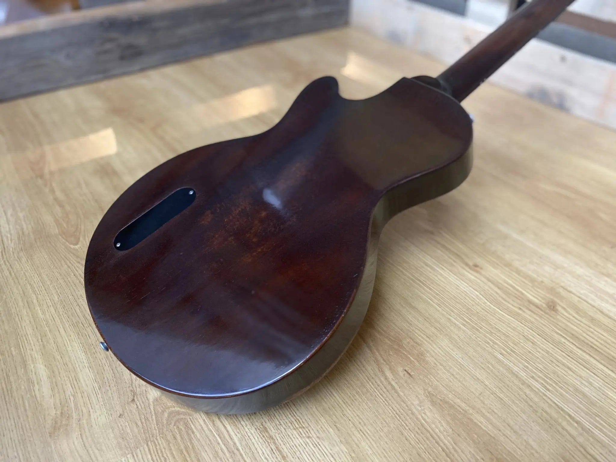 Eastman SB55/v - SB (Price inc. Custom Pro Setup Package) - Richards Guitars Of Stratford Upon Avon