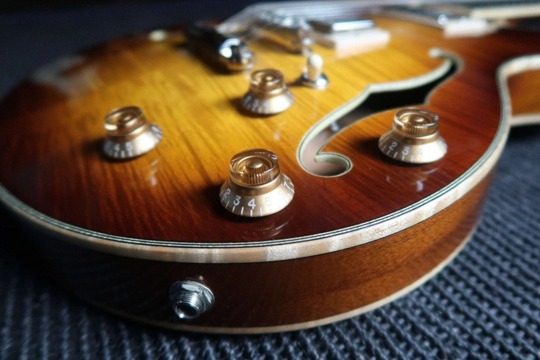 Eastman T184mx GB (Price inc. Custom Pro Setup Package) - Richards Guitars Of Stratford Upon Avon