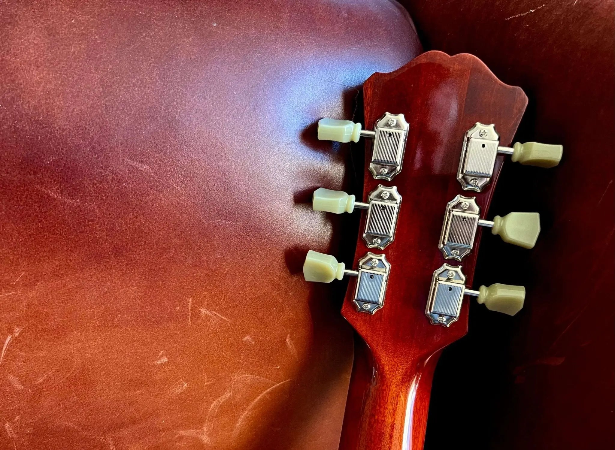 Eastman T484 Classic (Price inc. Custom Pro Setup Package) - Richards Guitars Of Stratford Upon Avon