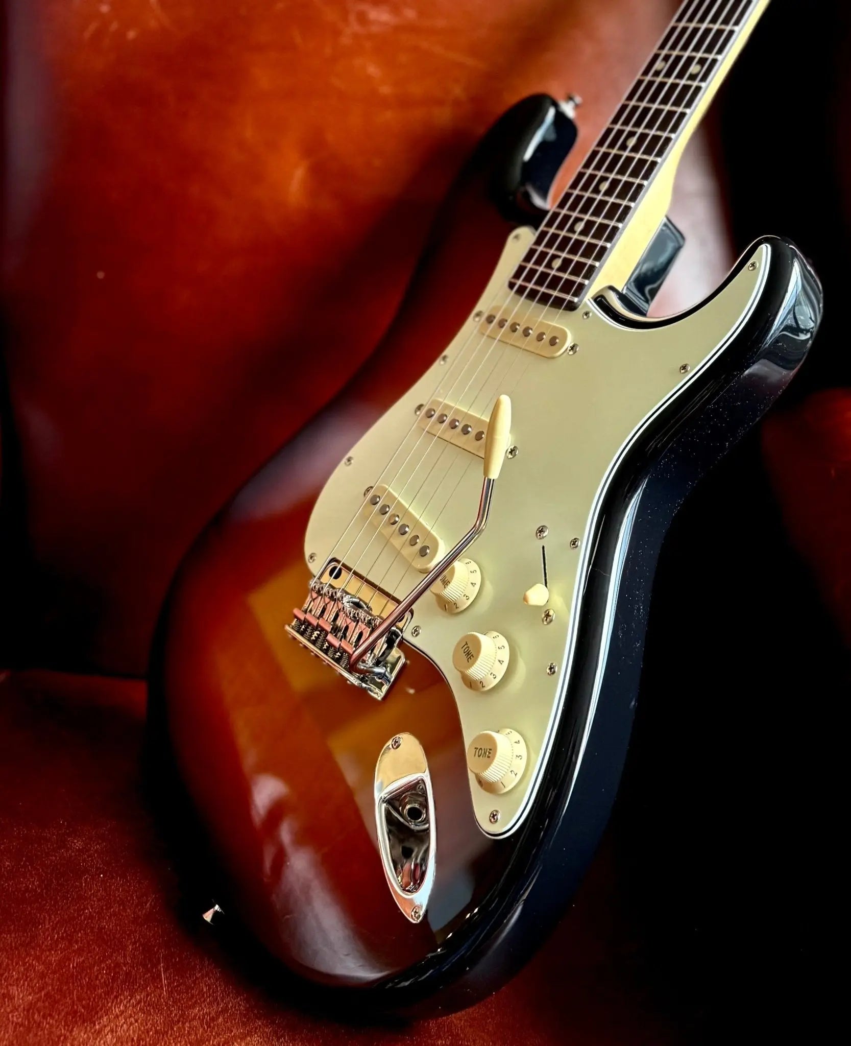 FGN Neoclassic NST100RAL (Alder 3 Tone Sunburst) - Richards Guitars Of Stratford Upon Avon