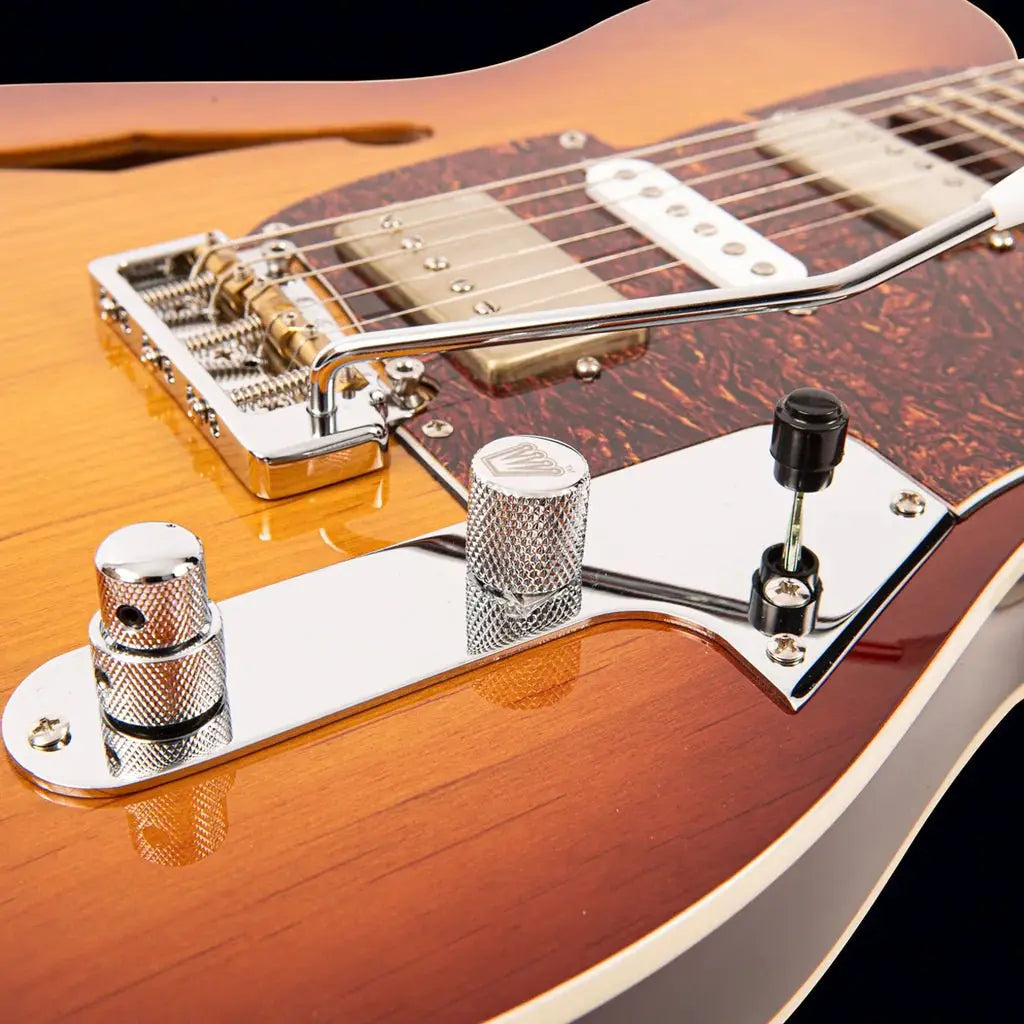 FRET KING COUNTRY SQUIRE SEMITONE DELUXE - HONEYBURST (Includes Our £85 Pro Setup Free) - Richards Guitars Of Stratford Upon Avon