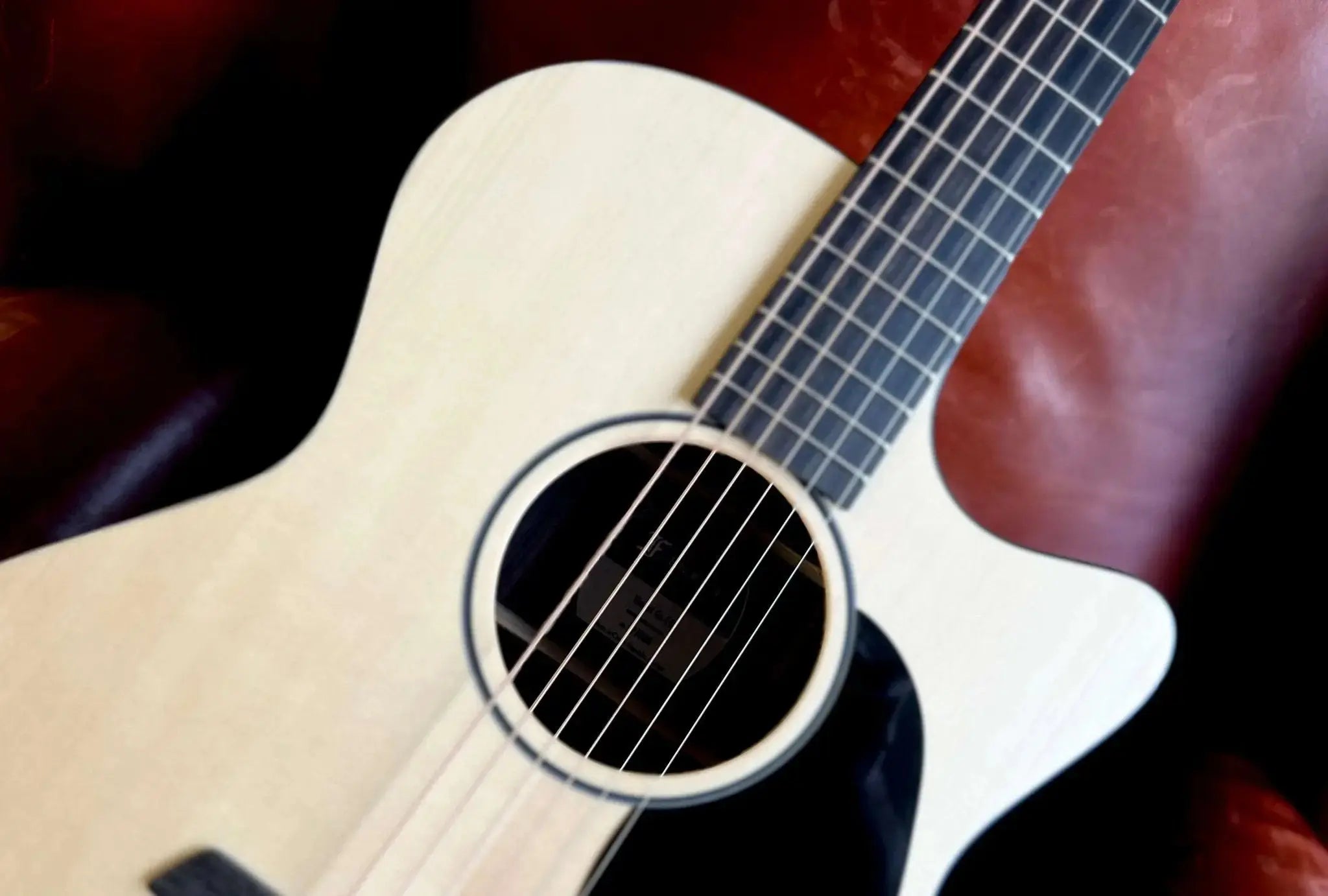 Furch Violet Deluxe Gc ER Deluxe Engelmann Spruce With Rosewood Back & Sides Acoustic Guitar (2025 CNR Active Upgrade Model) - Richards Guitars Of Stratford Upon Avon