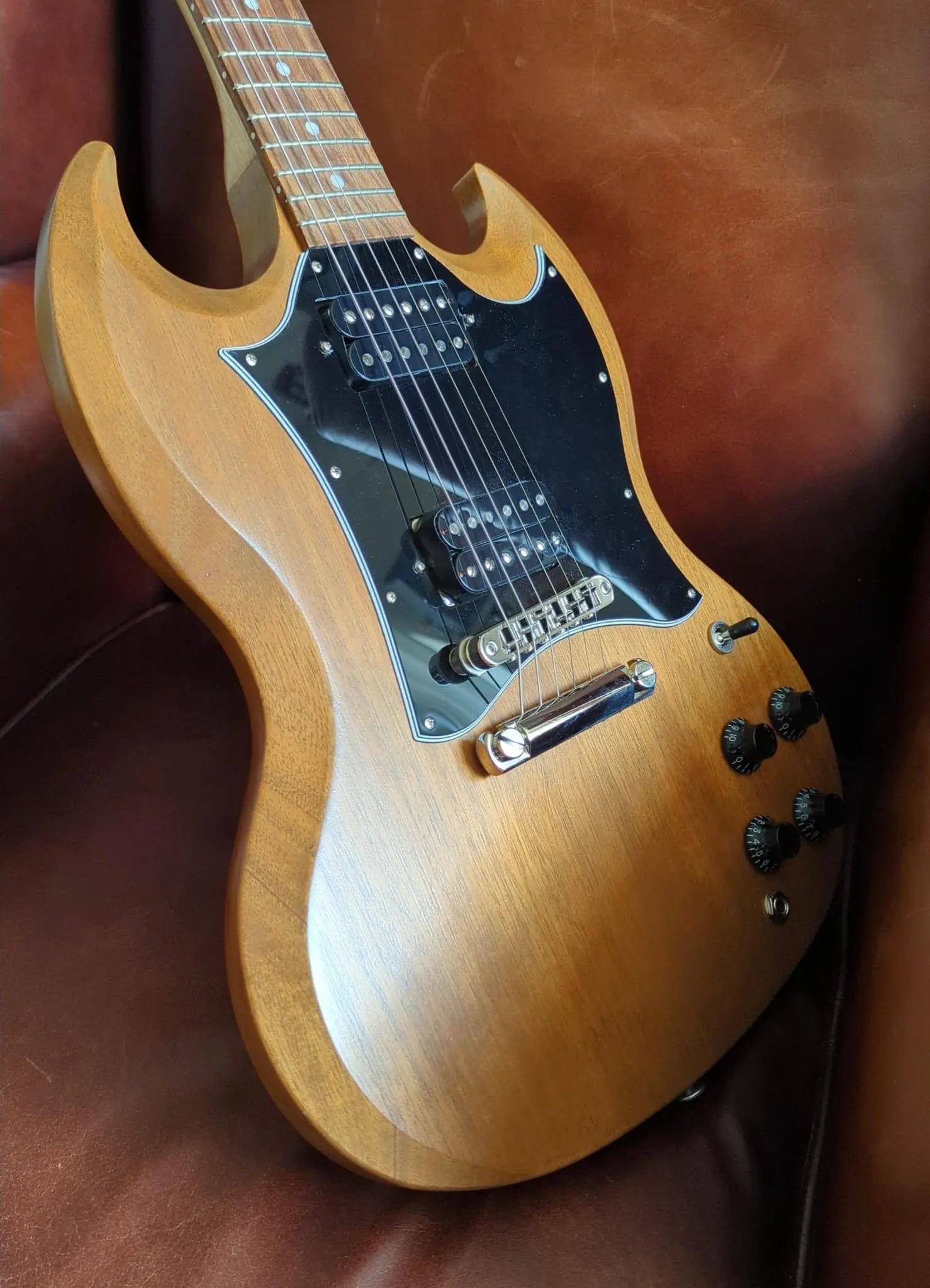 Gibson Tribute SG in Natural Walnut (used) - Richards Guitars Of Stratford Upon Avon