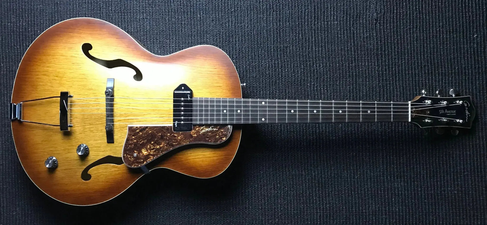 GODIN 5th Avenue Kingpin P90 Cognac Burst - Richards Guitars Of Stratford Upon Avon