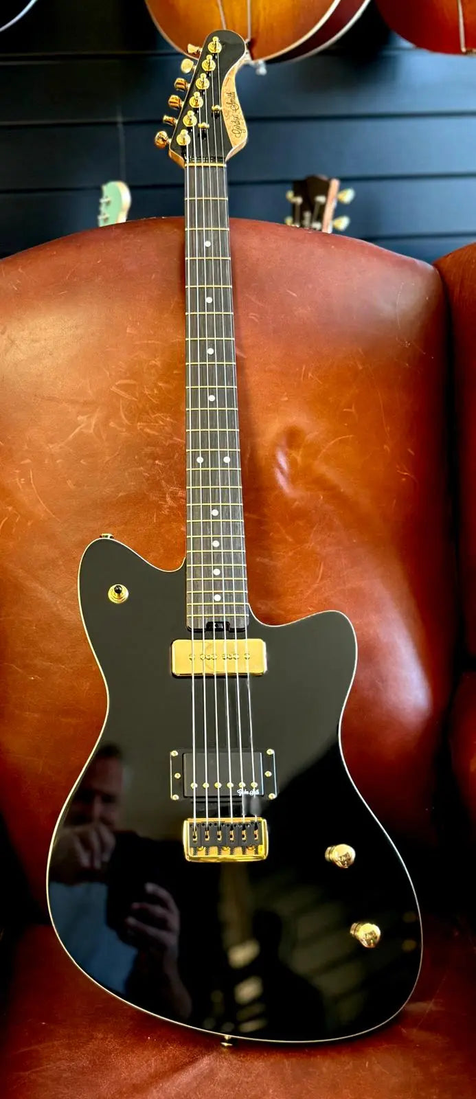 Gordon Smith Gatsby Deluxe - Jet Black - Richards Guitars Of Stratford Upon Avon