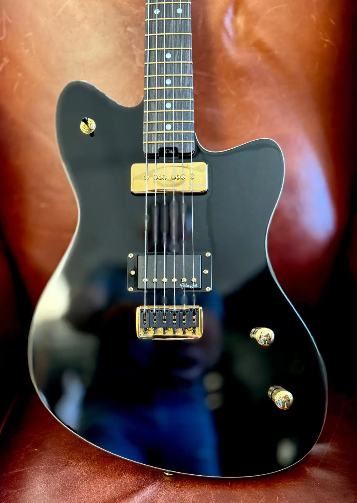 Gordon Smith Gatsby Deluxe - Jet Black - Richards Guitars Of Stratford Upon Avon