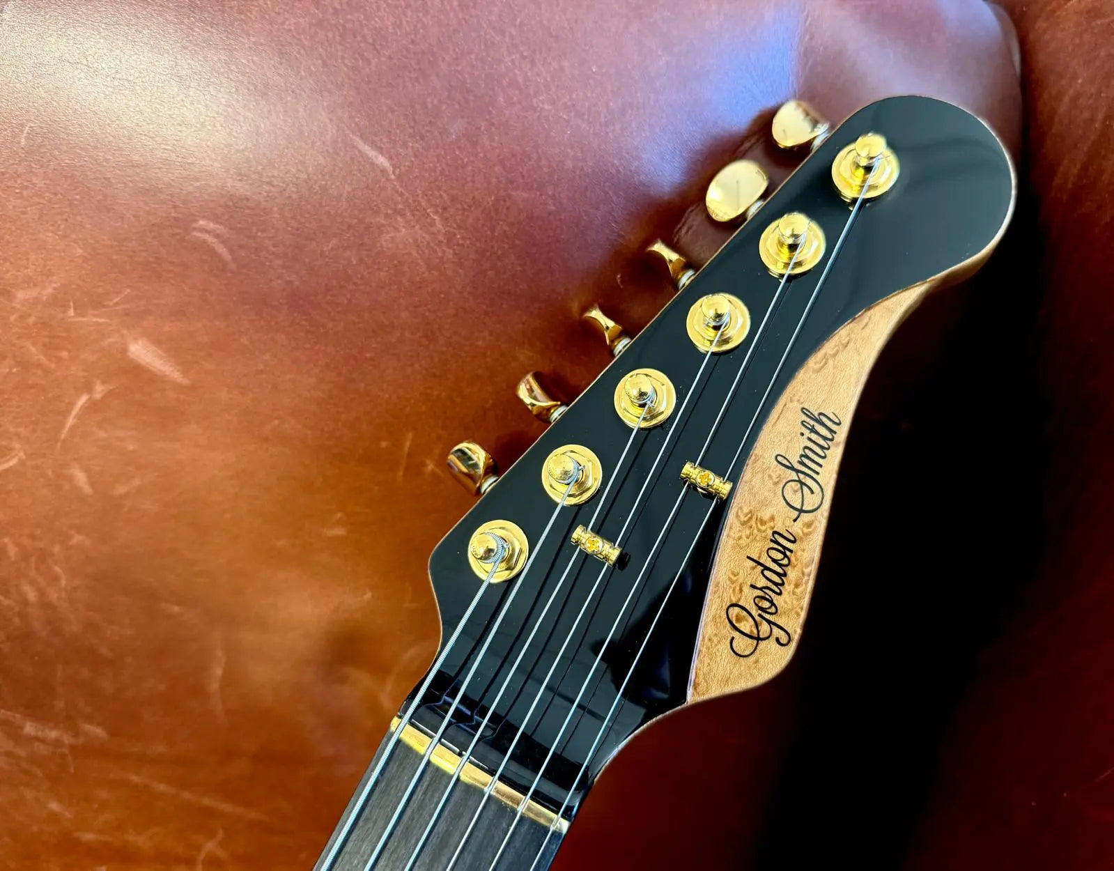 Gordon Smith Gatsby Deluxe - Jet Black - Richards Guitars Of Stratford Upon Avon