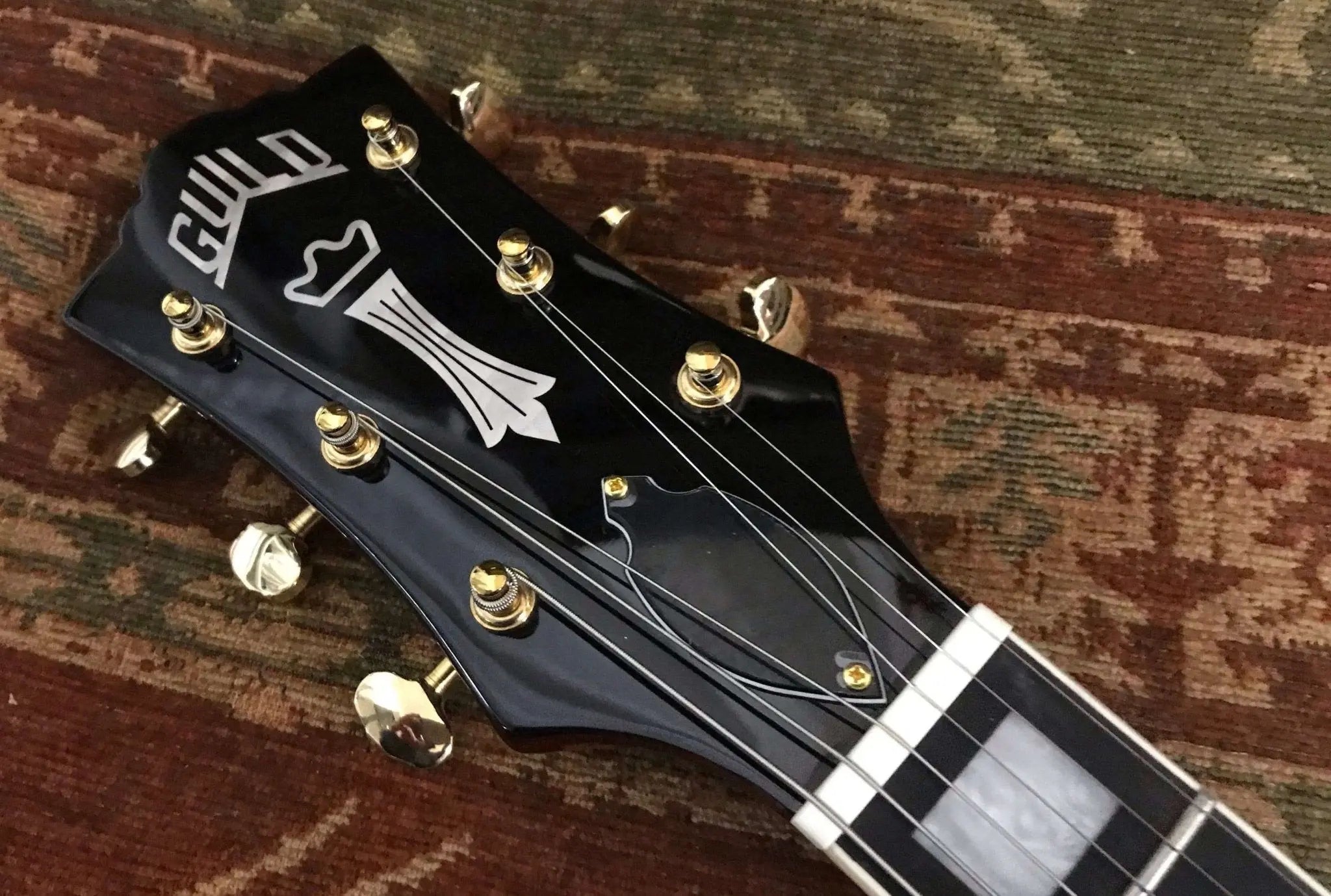 Guild ARISTOCRAT P90 VSB - Richards Guitars Of Stratford Upon Avon