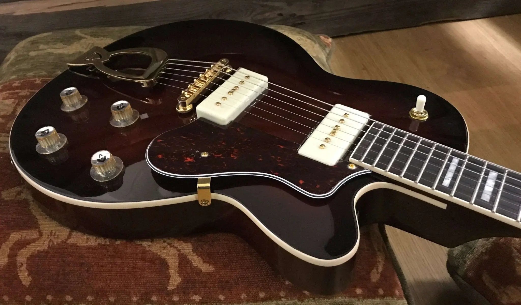 Guild ARISTOCRAT P90 VSB - Richards Guitars Of Stratford Upon Avon