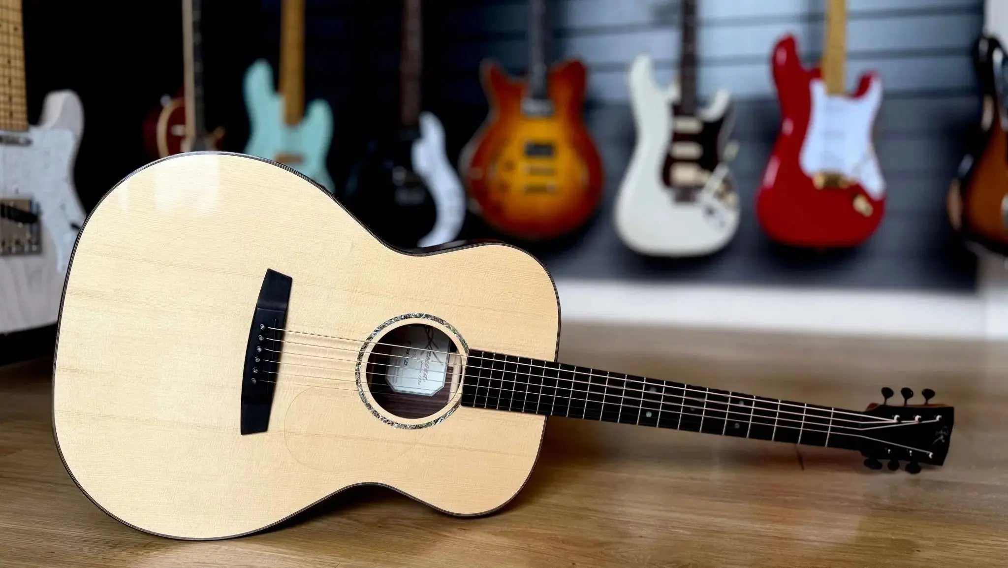 Kremona R35E - Richards Guitars Of Stratford Upon Avon