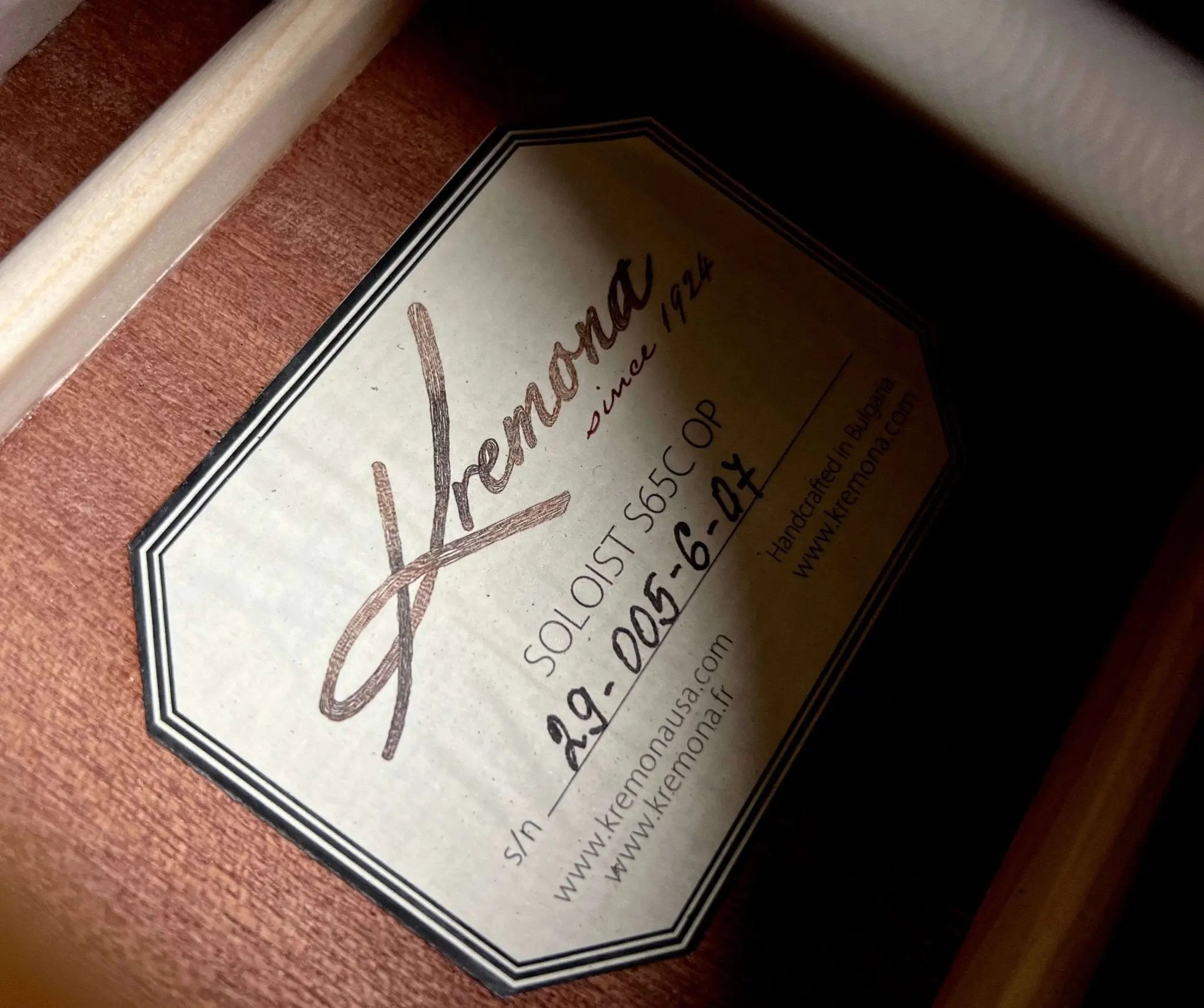 Kremona S65C - OP Open Pore, Solid Red Cedar, Sapelli Veneer - Richards Guitars Of Stratford Upon Avon