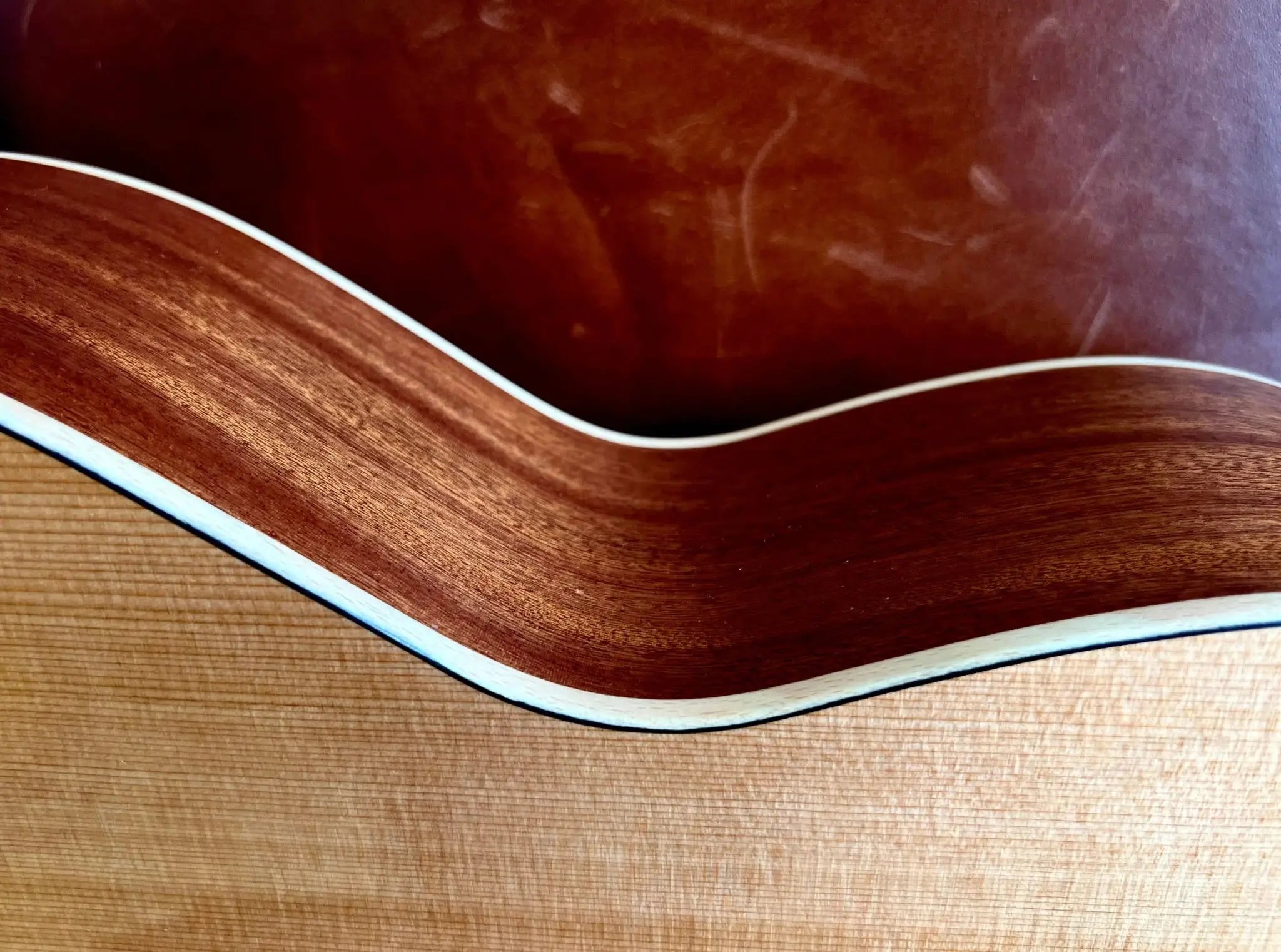 Kremona SOFIA SC Solid Red Cedar, Solid Sapelli - Richards Guitars Of Stratford Upon Avon