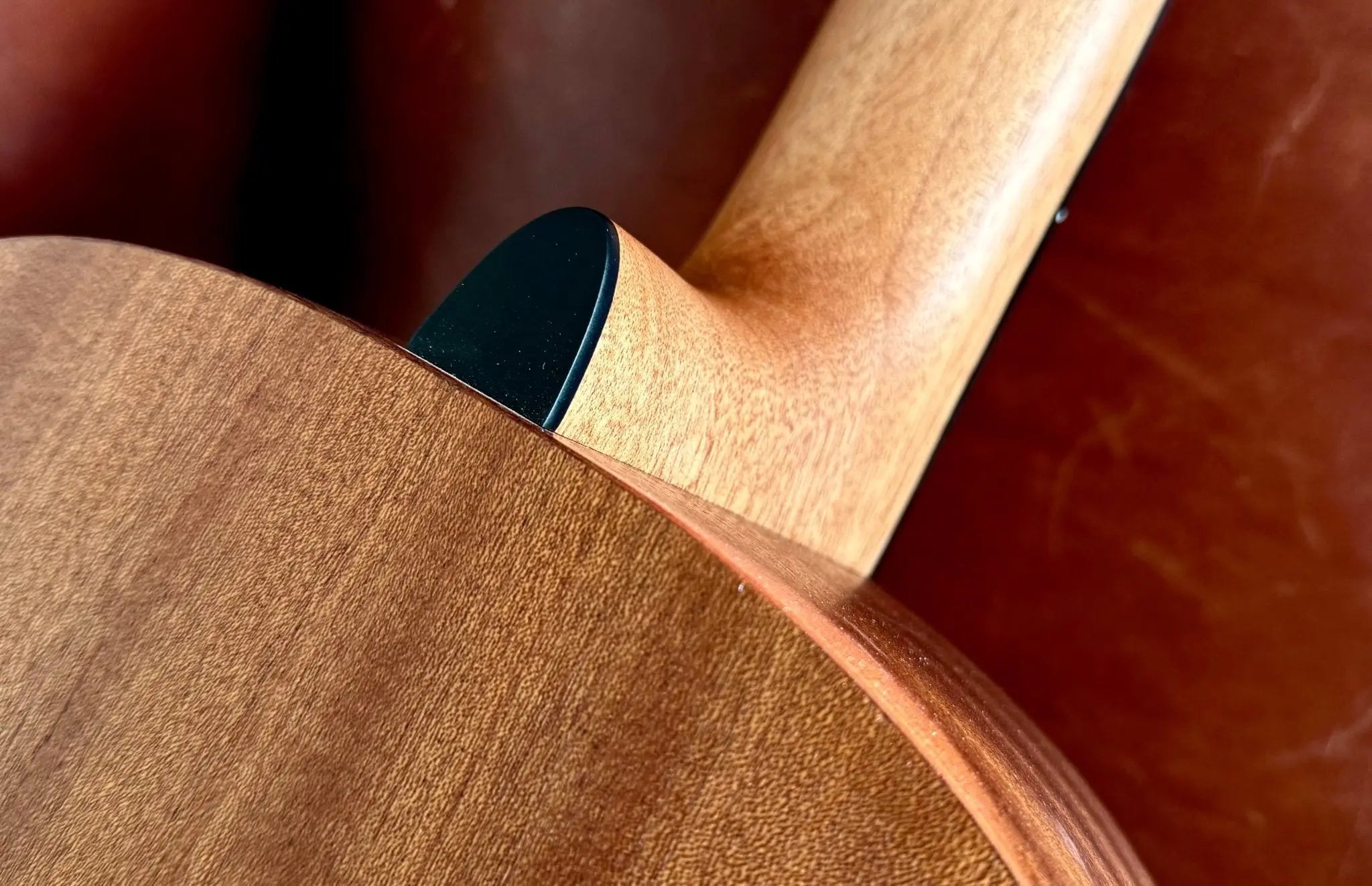 LAG OCCITANIA 70 OC70 CLASSICAL SPRUCE - Richards Guitars Of Stratford Upon Avon