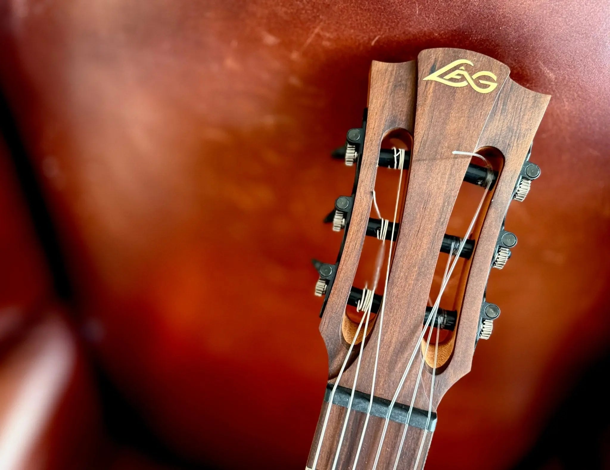 LAG OCCITANIA 70 OC70 CLASSICAL SPRUCE - Richards Guitars Of Stratford Upon Avon