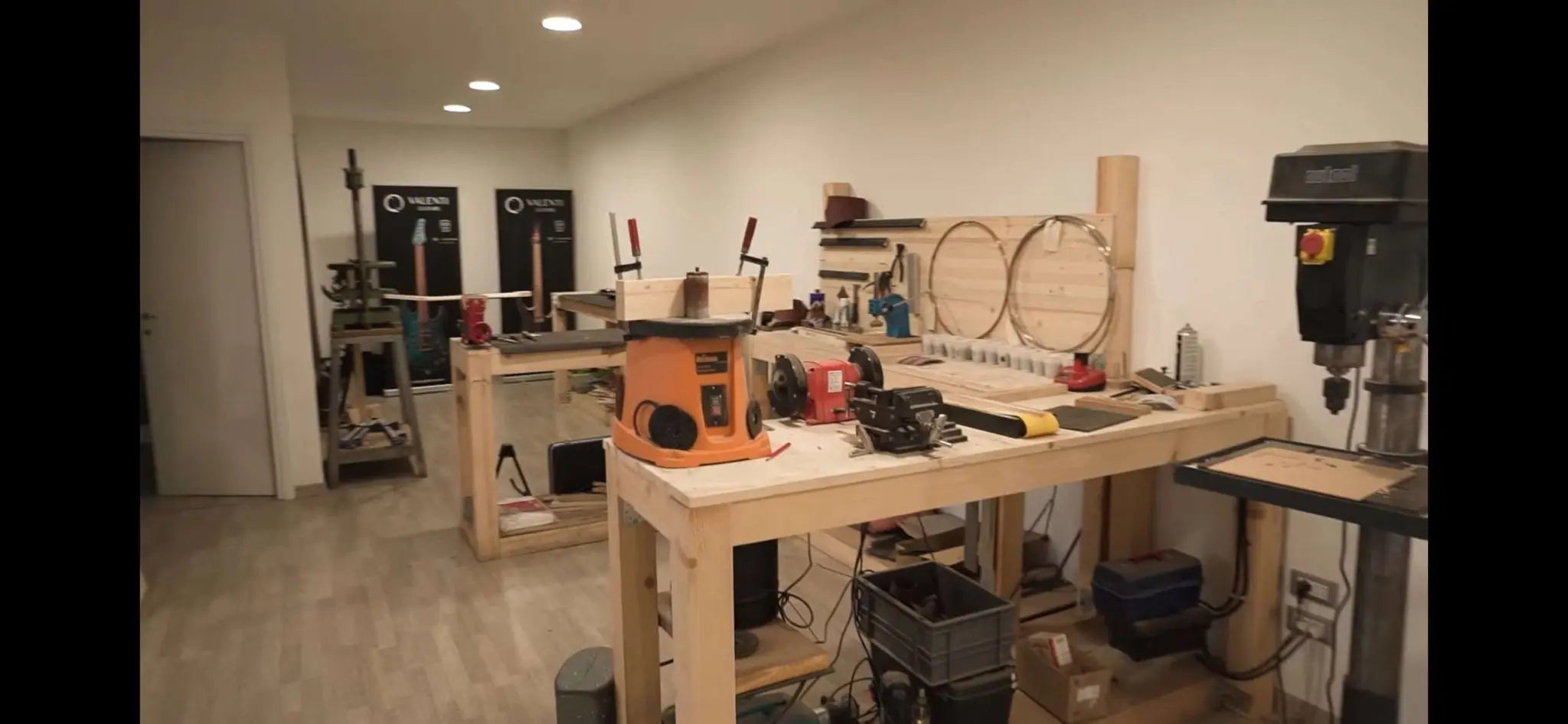 Valenti Nebula Carved - Richards Guitars Of Stratford Upon Avon