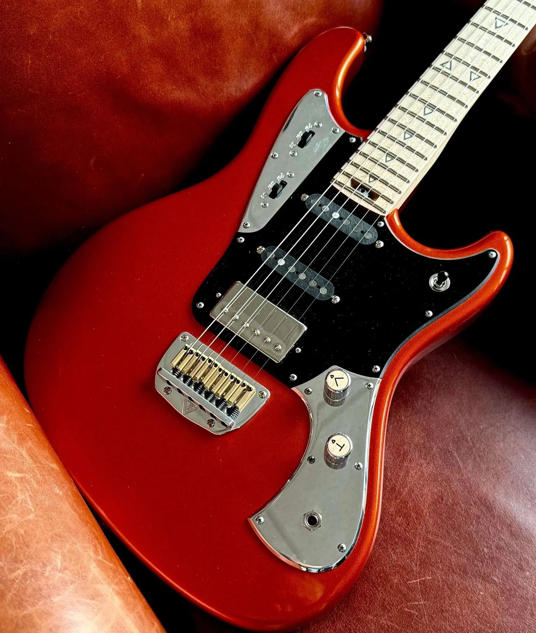 Valiant Mercury Copper With Stainless Steel Frets Upgdrade - Richards Guitars Of Stratford Upon Avon