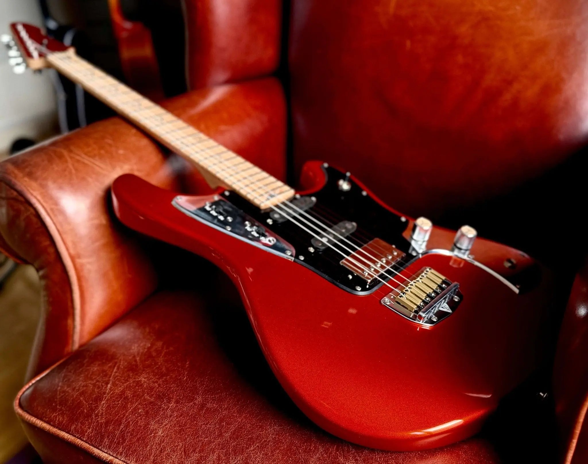 Valiant Mercury Copper With Stainless Steel Frets Upgdrade - Richards Guitars Of Stratford Upon Avon