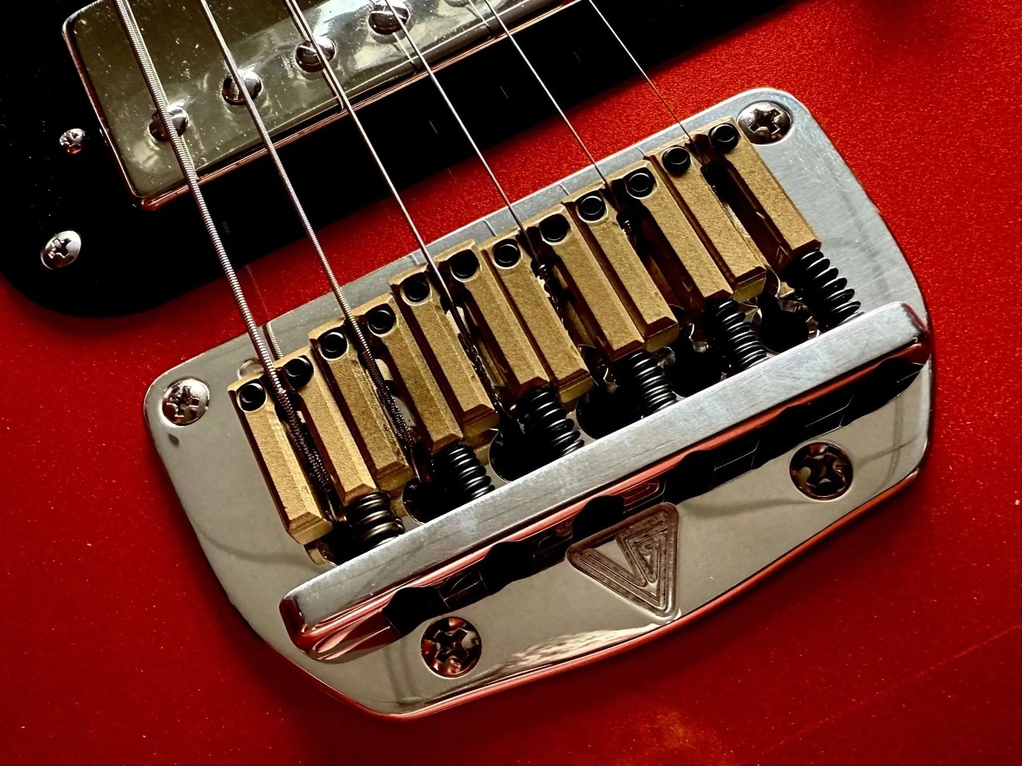 Valiant Mercury Copper With Stainless Steel Frets Upgdrade - Richards Guitars Of Stratford Upon Avon