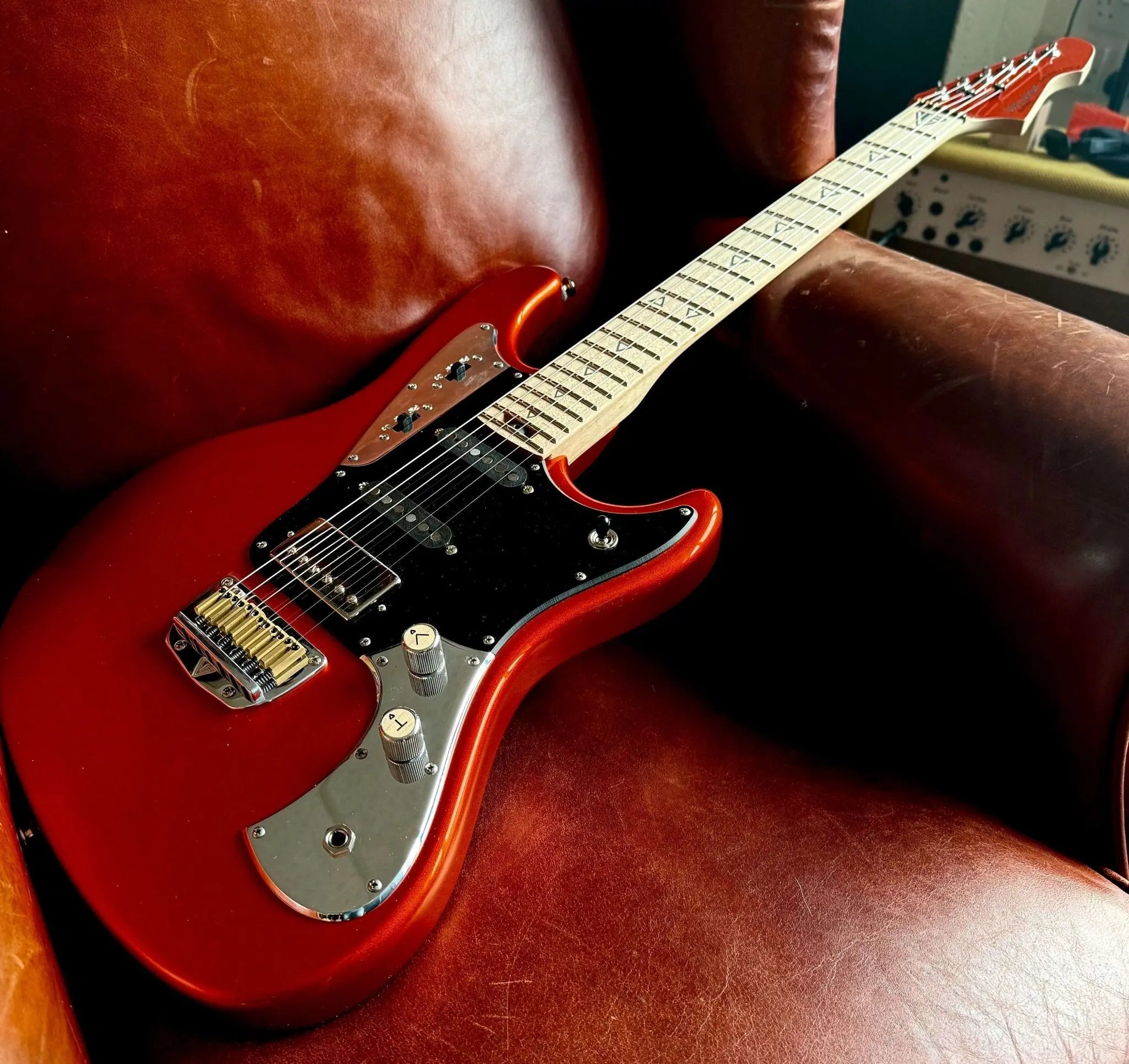 Valiant Mercury Copper With Stainless Steel Frets Upgdrade - Richards Guitars Of Stratford Upon Avon