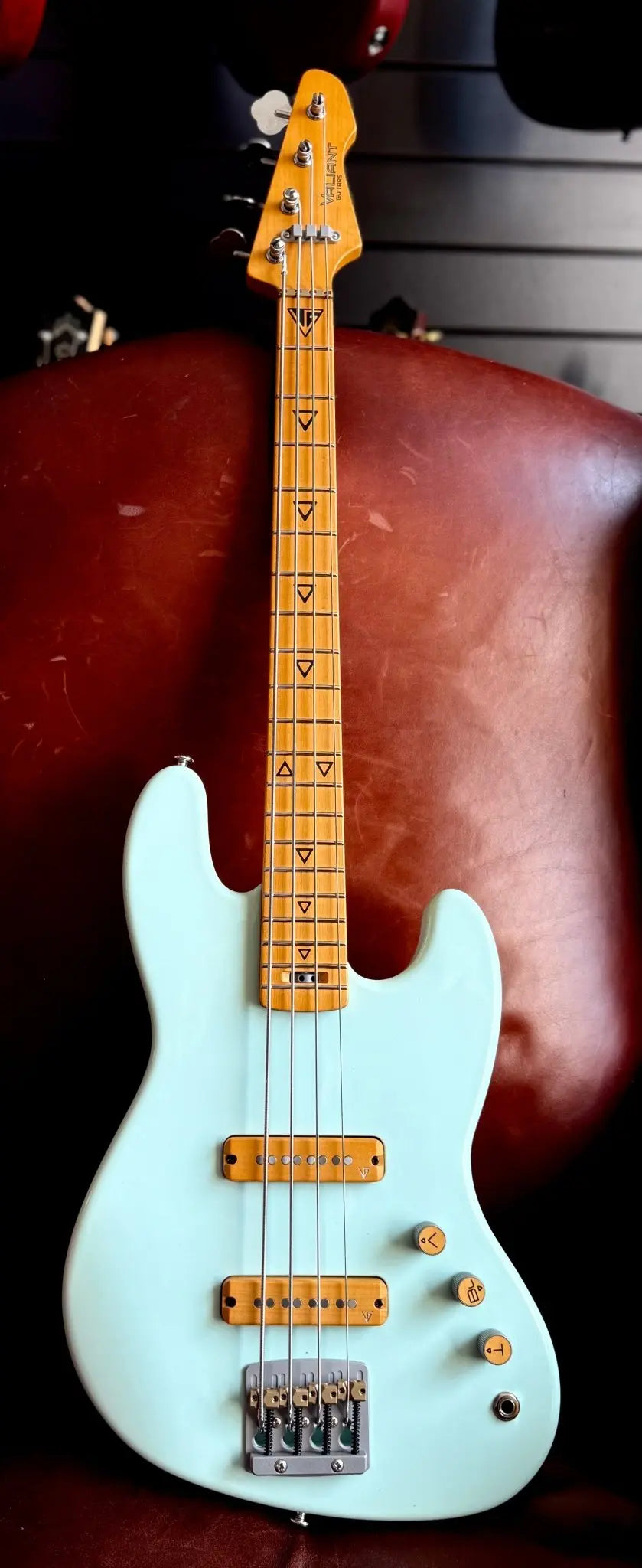 Valiant Mini Bass - Richards Guitars Of Stratford Upon Avon