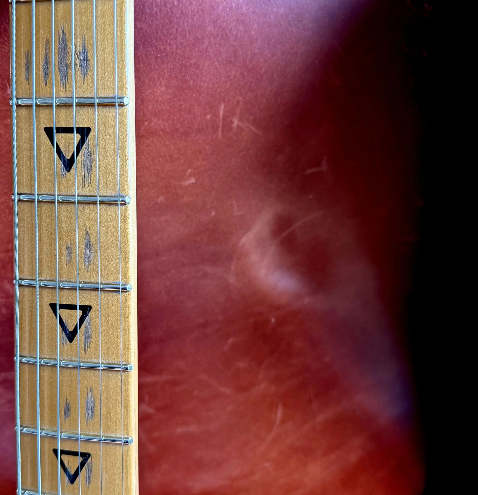 Valiant Soothsayer Distressed Mola Pink - Richards Guitars Of Stratford Upon Avon