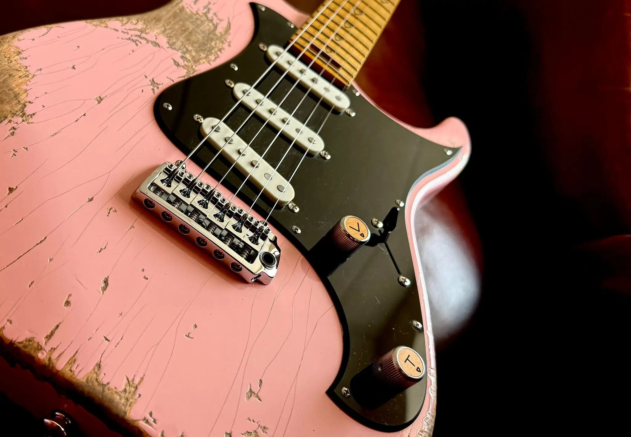 Valiant Soothsayer Distressed Mola Pink - Richards Guitars Of Stratford Upon Avon